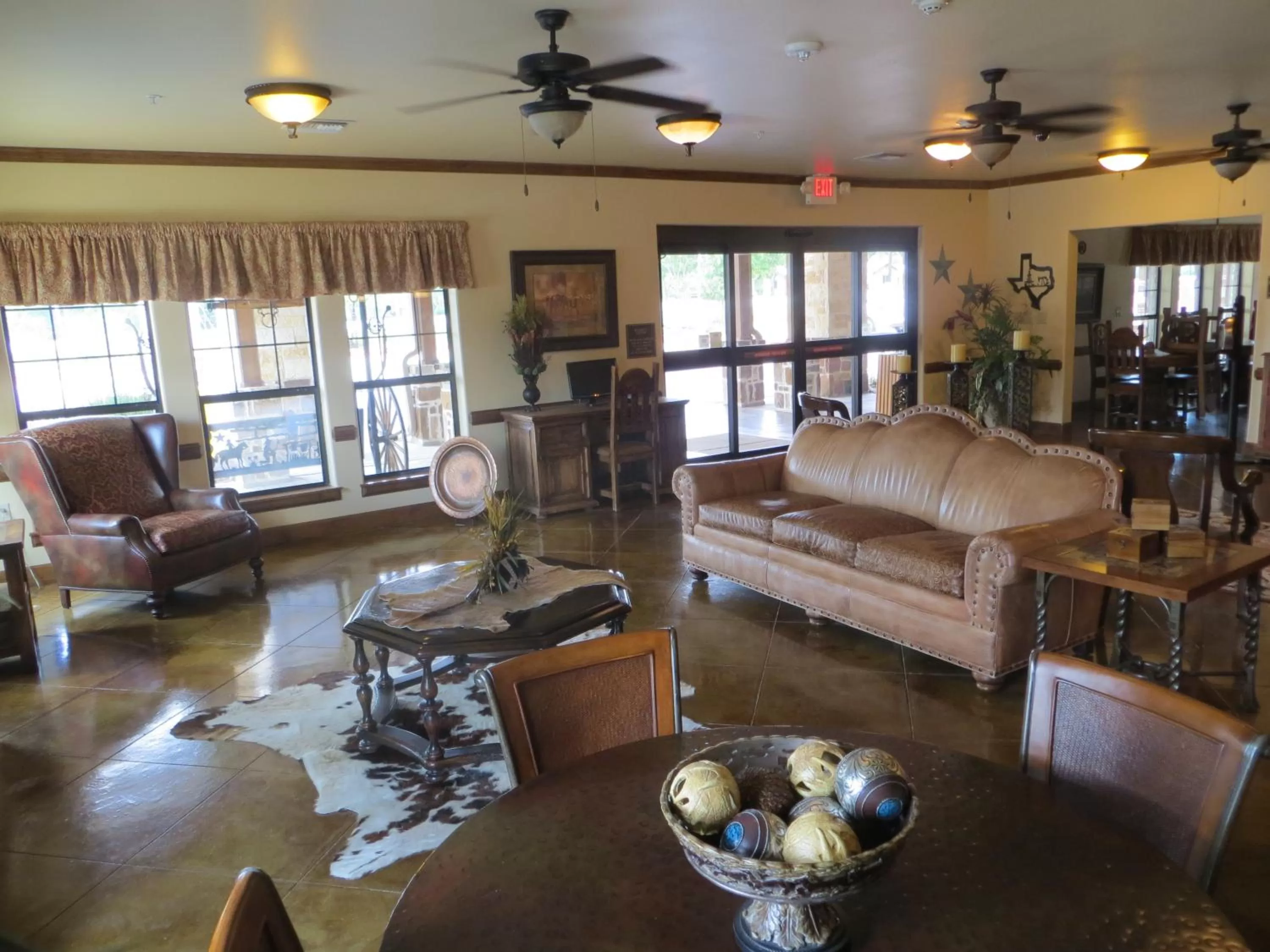 Day in Hotel Texas Hallettsville