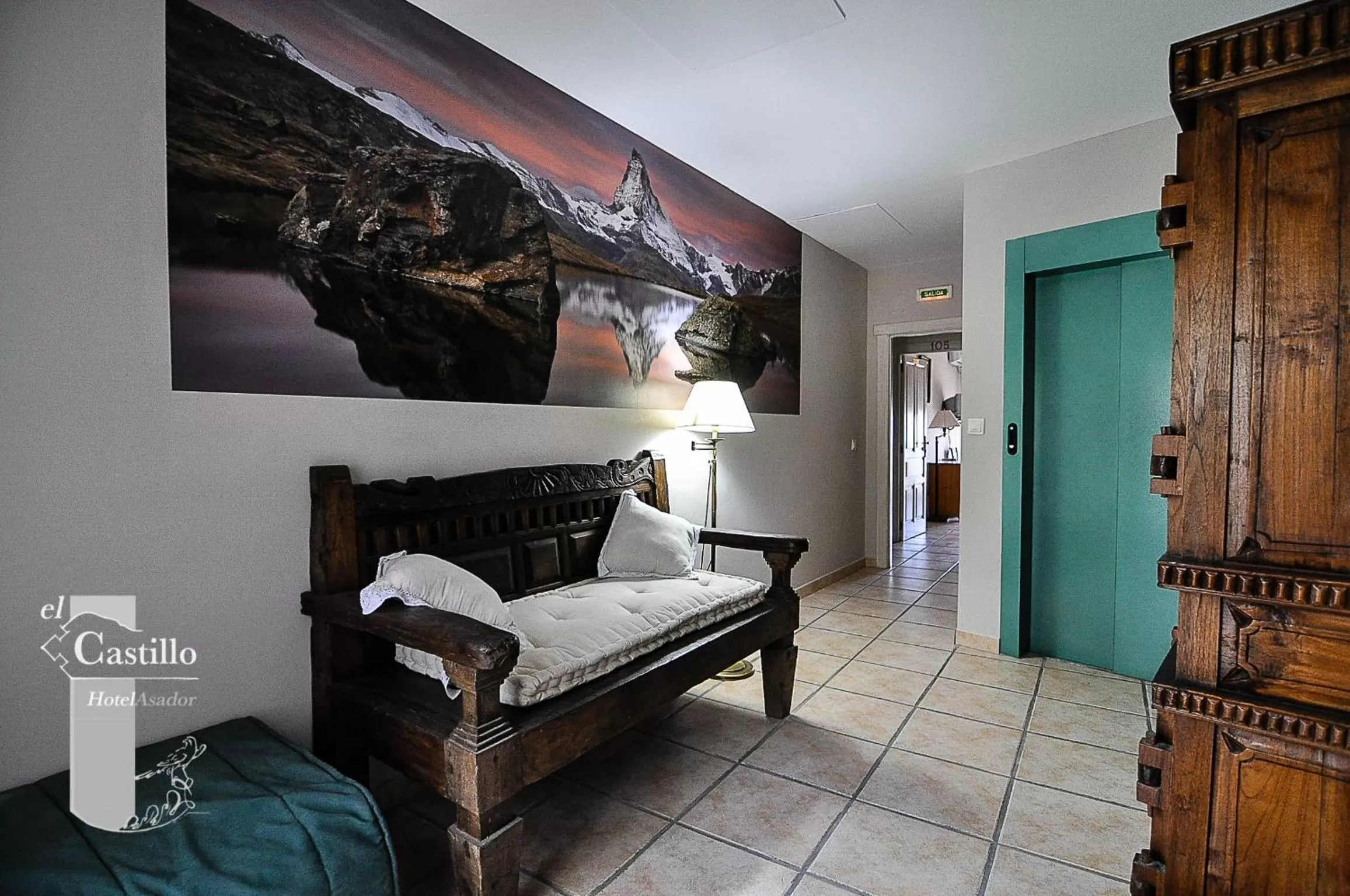 Living room, Bed in Hotel Rural el Castillo