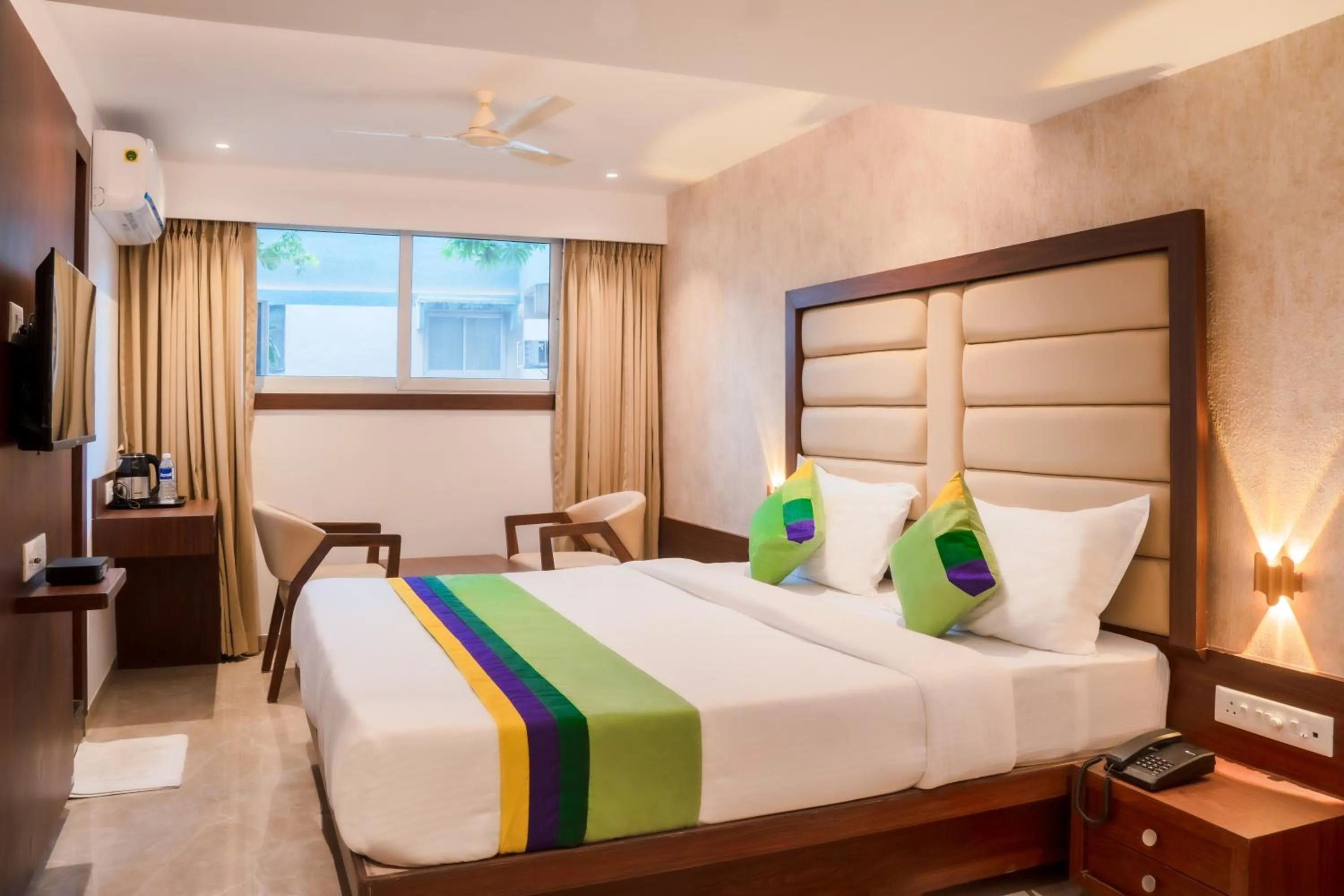 Photo of the whole room, Bed in Treebo Serenity Inn, Koregaon Park