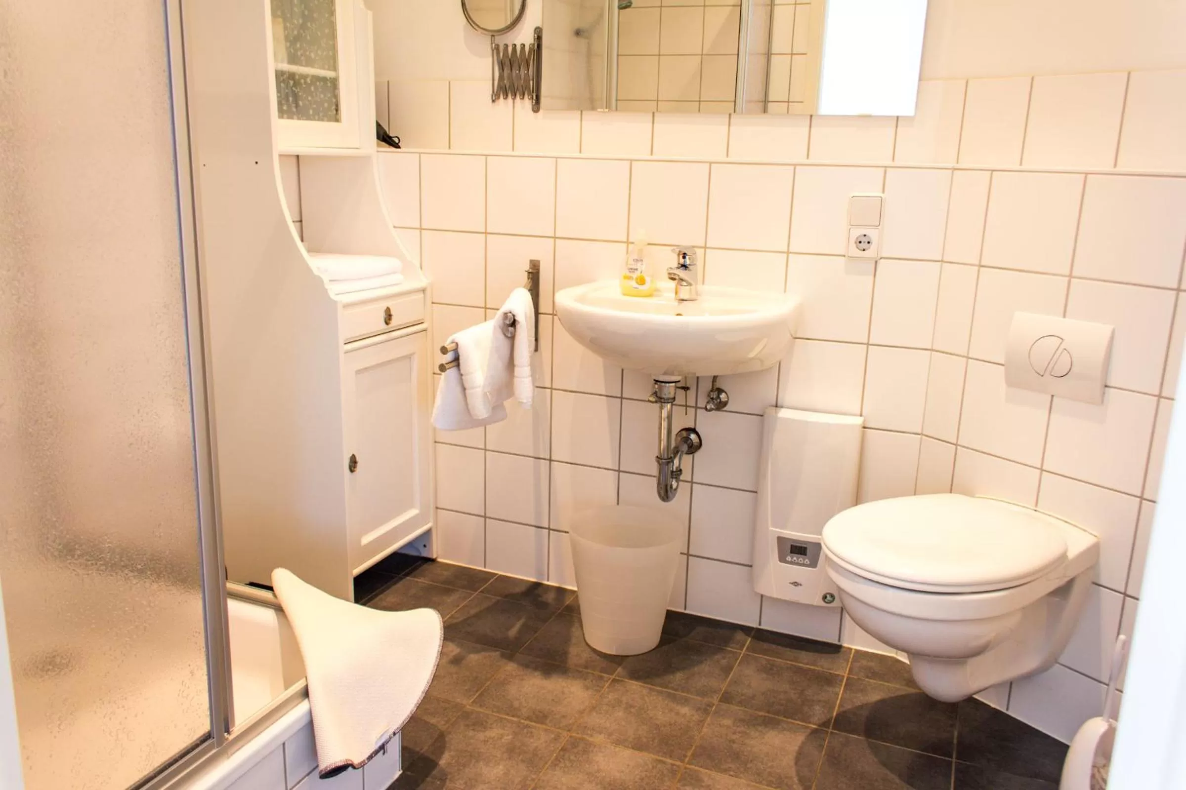 Bathroom in Gästehaus Schloss Plaue