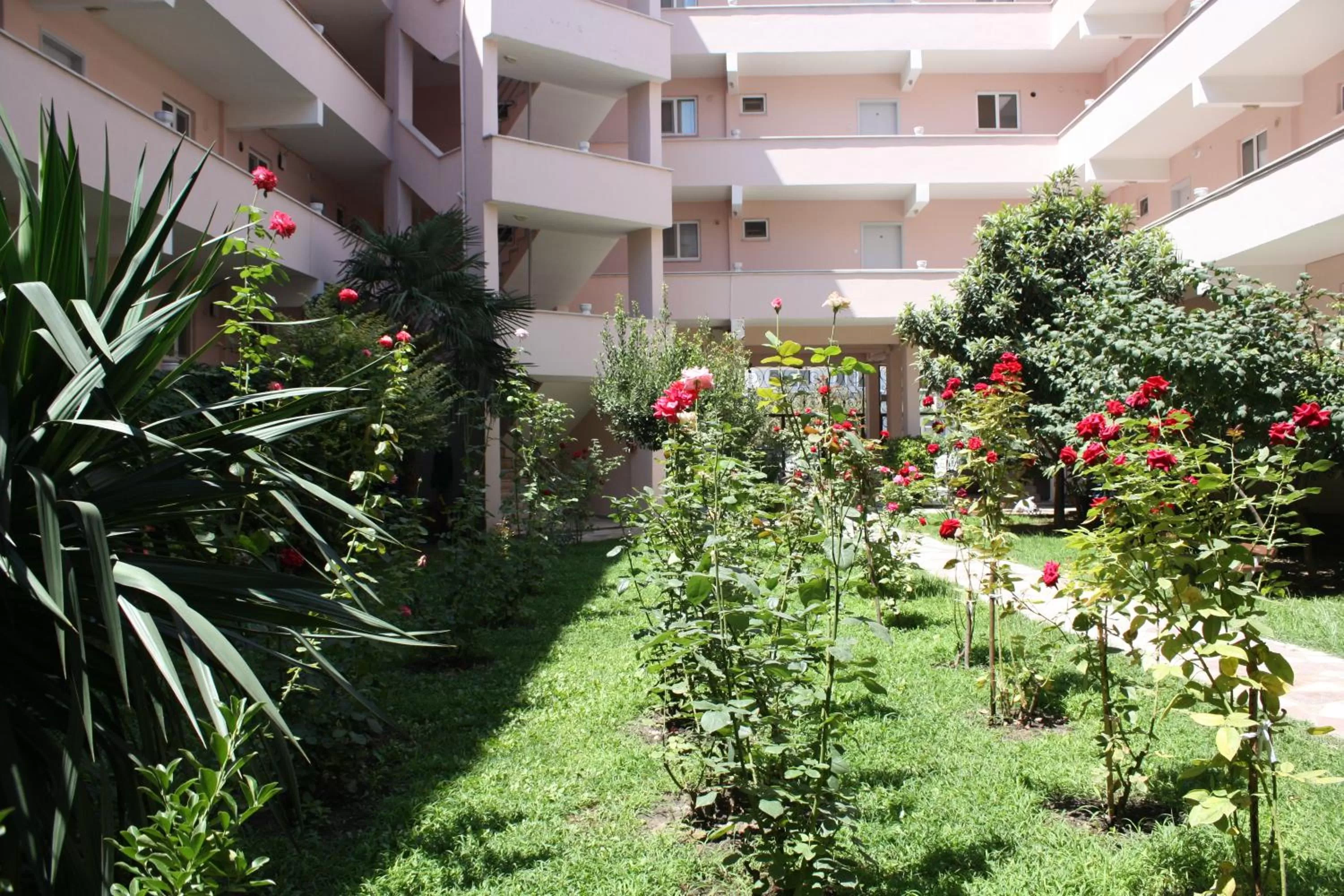 Garden in Orçin Apart Hotel