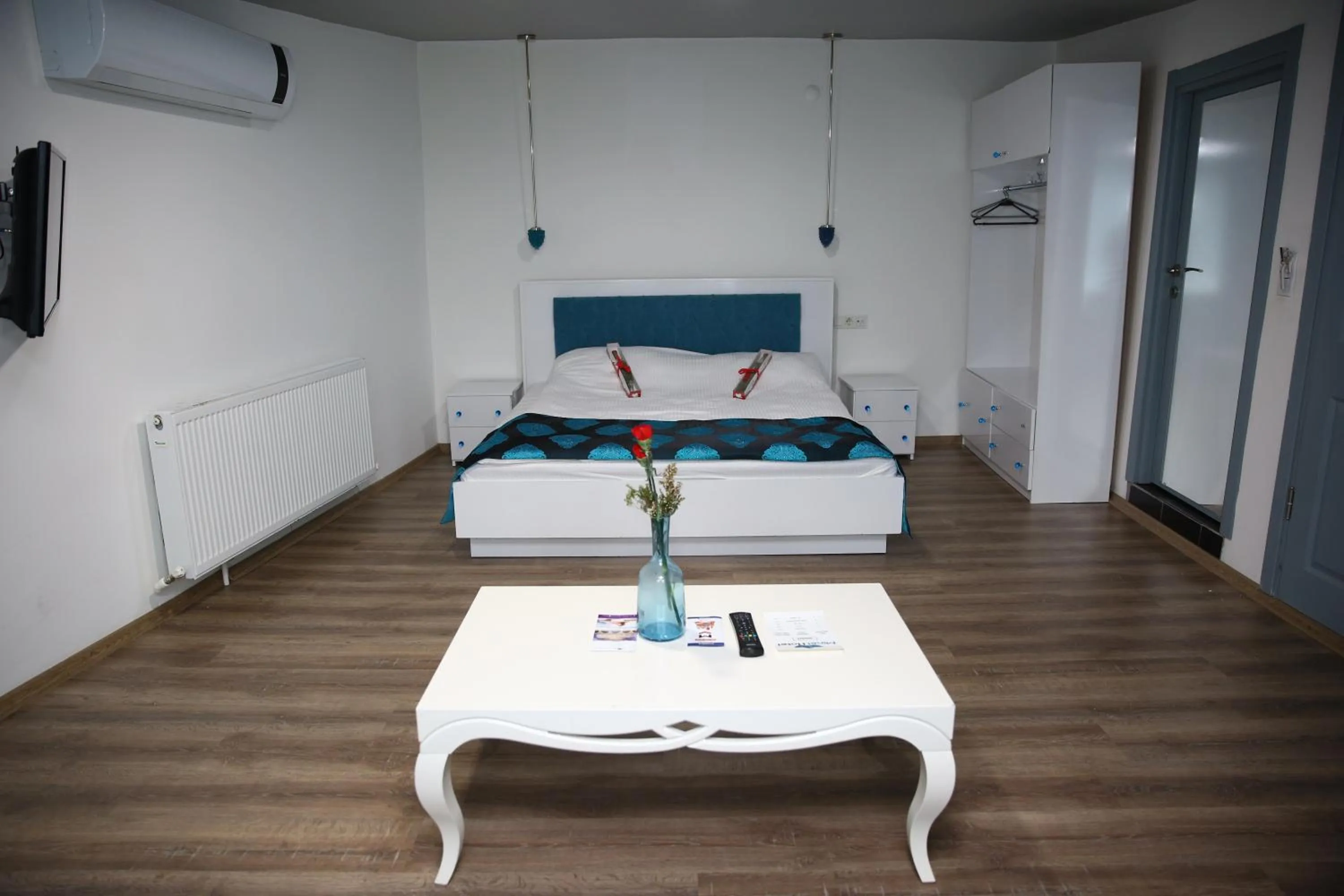 Bedroom in Minel Hotel