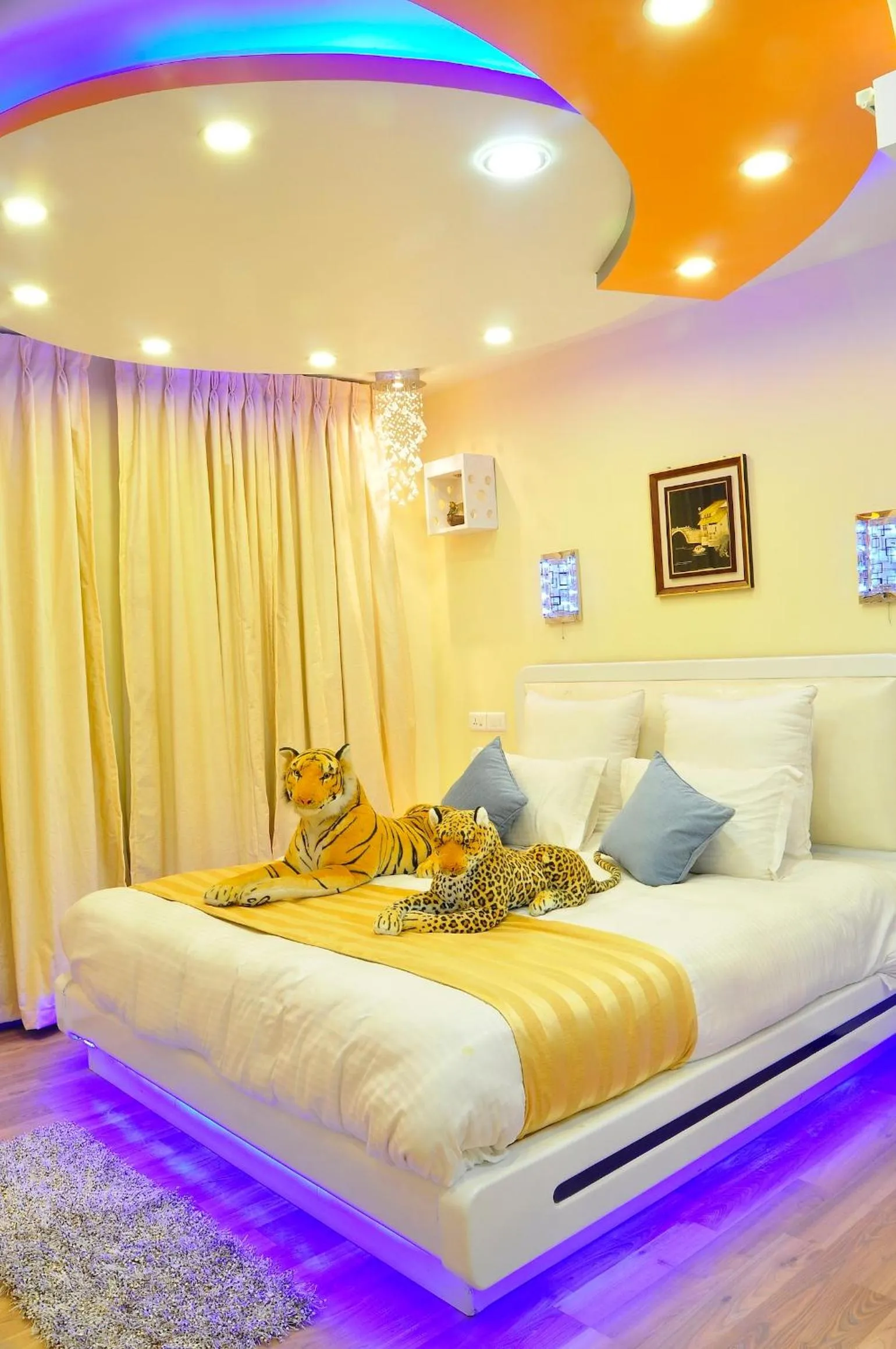 Bed in Royal Penguin Boutique Hotel & Spa