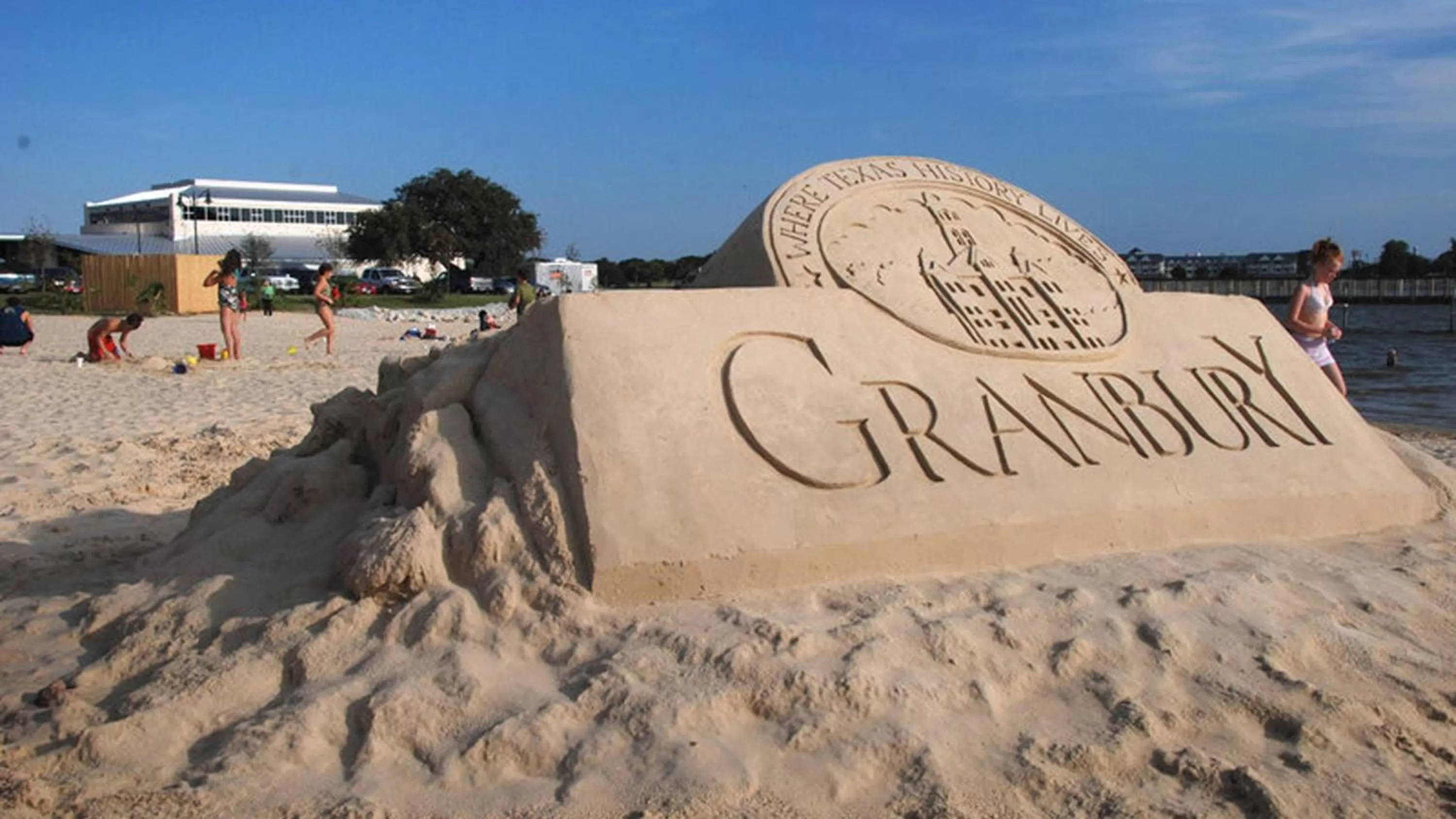 Area and facilities in Holiday Inn Express and Suites Granbury by IHG