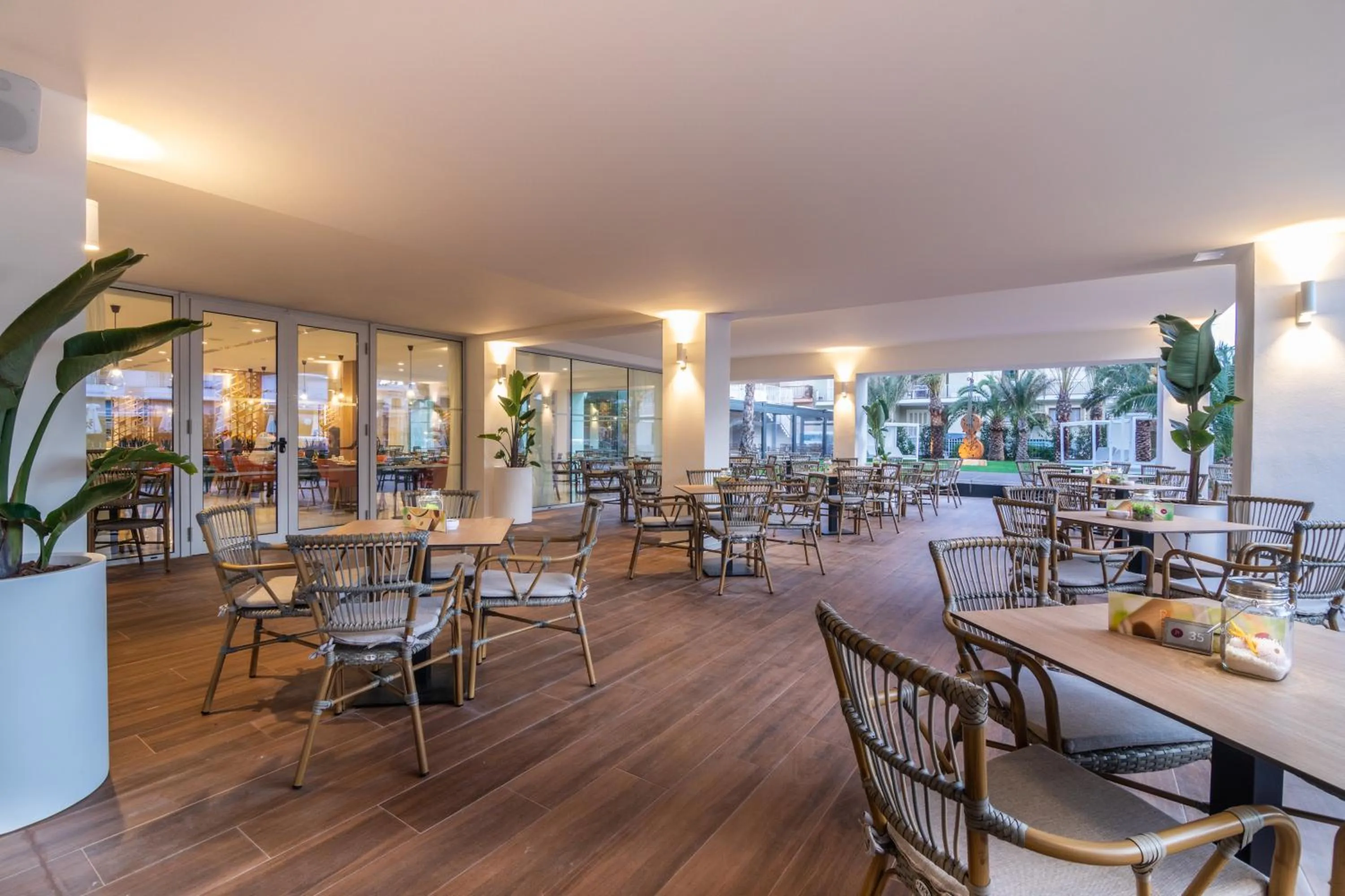 Restaurant/places to eat in JS Yate