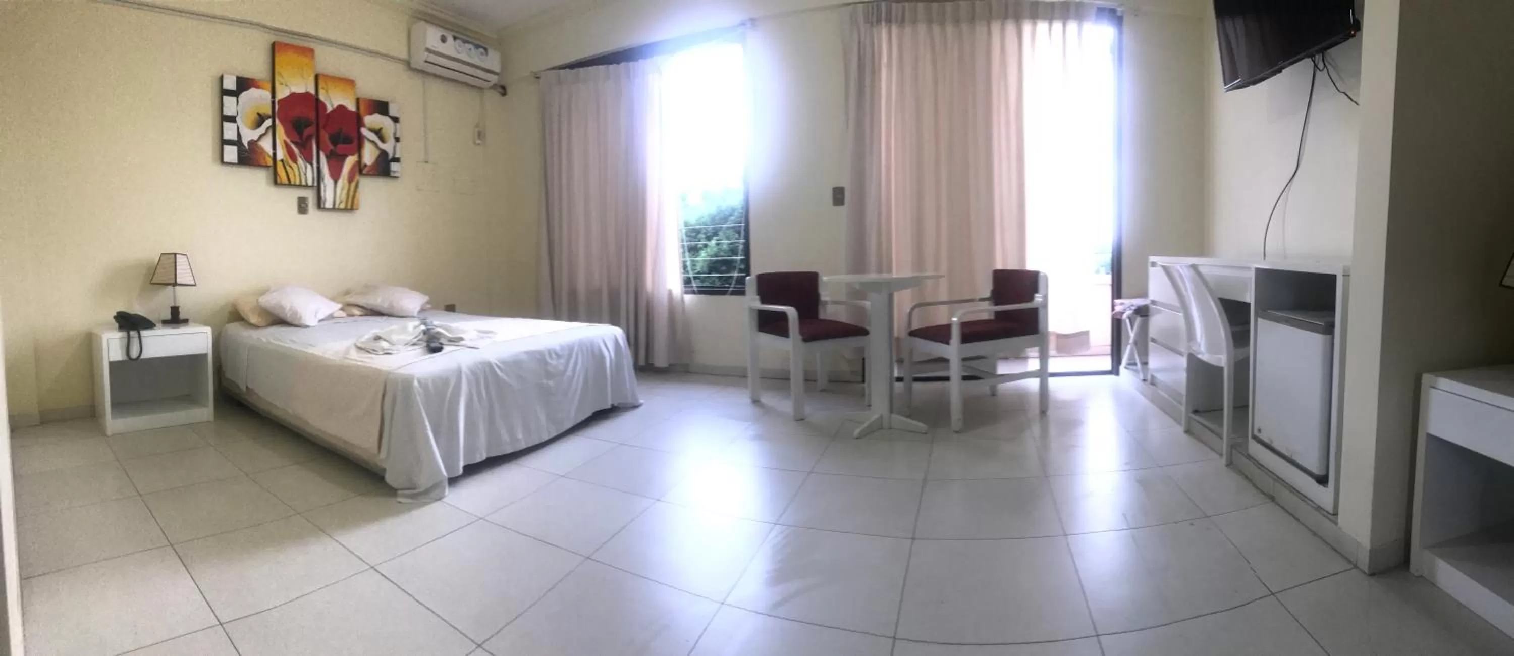 Photo of the whole room in Hotel Viru Viru II