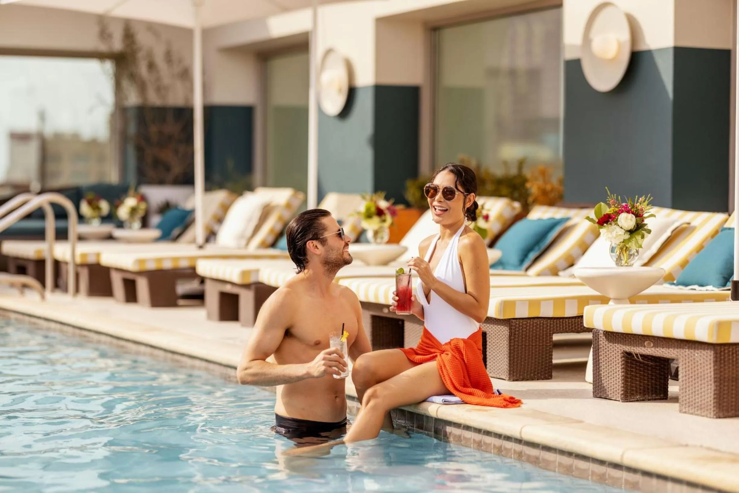 Swimming pool in Hotel Contessa - Suites on the Riverwalk
