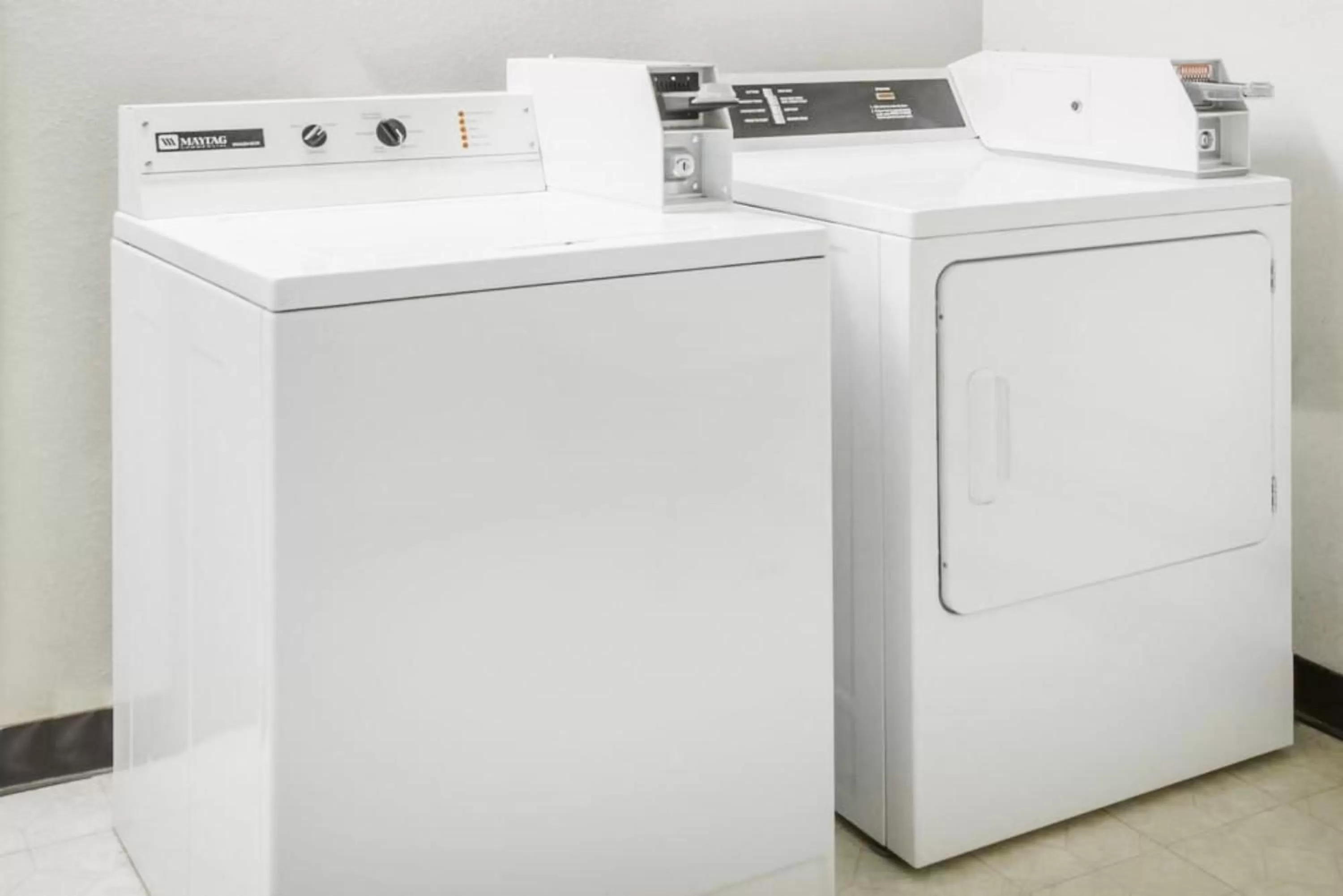 washing machine in Baymont by Wyndham Jackson