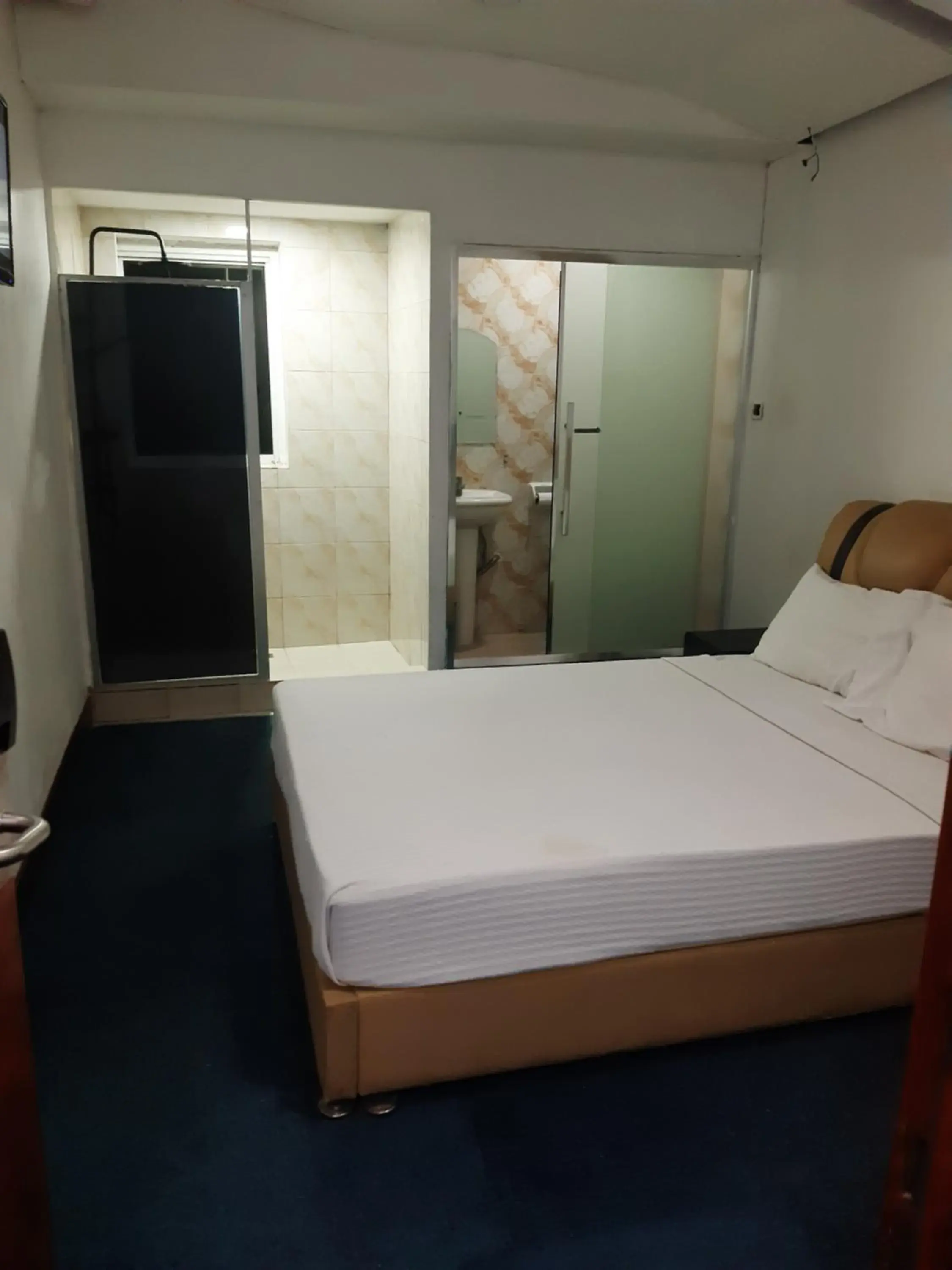 Standard Queen Room in 999 Hotel Standard Queen Room in 999 Hotel