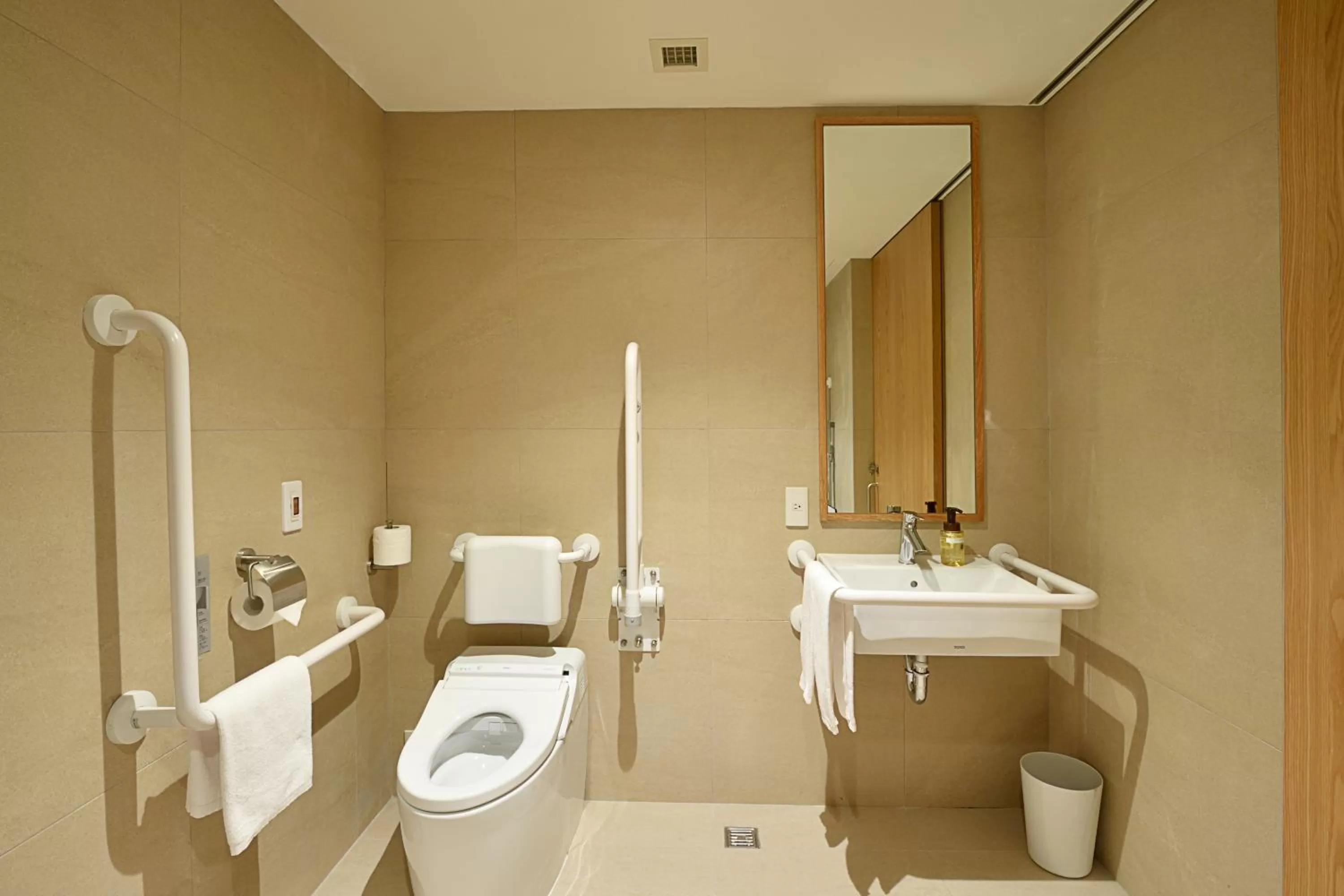 Facility for disabled guests in Hotel Gracery Taipei