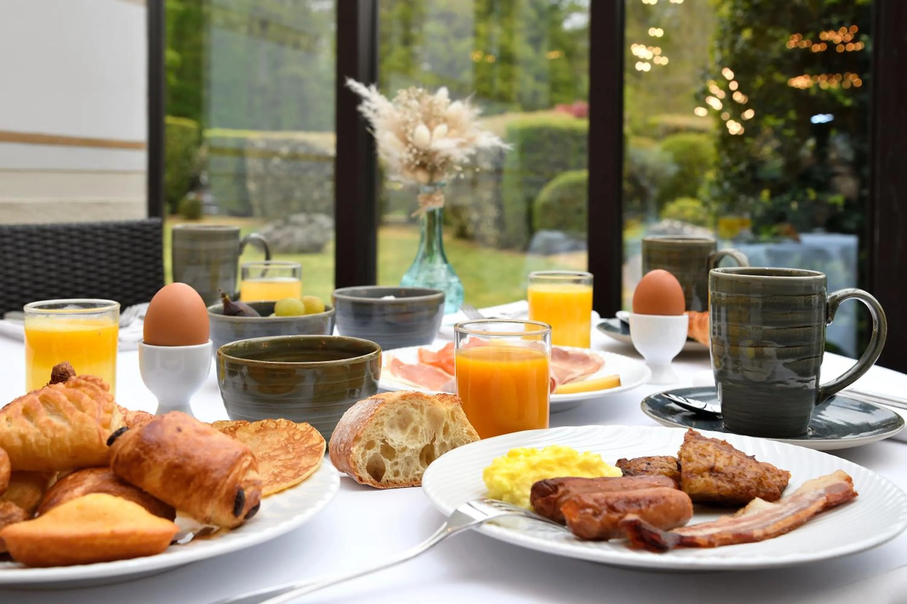 Breakfast in Château de Pizay