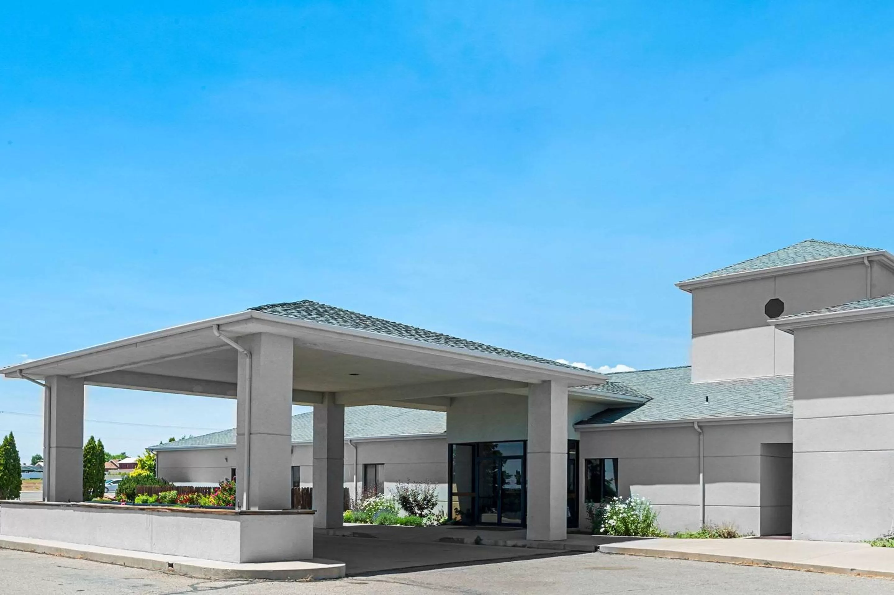 Property building in Rodeway Inn & Suites Blanding