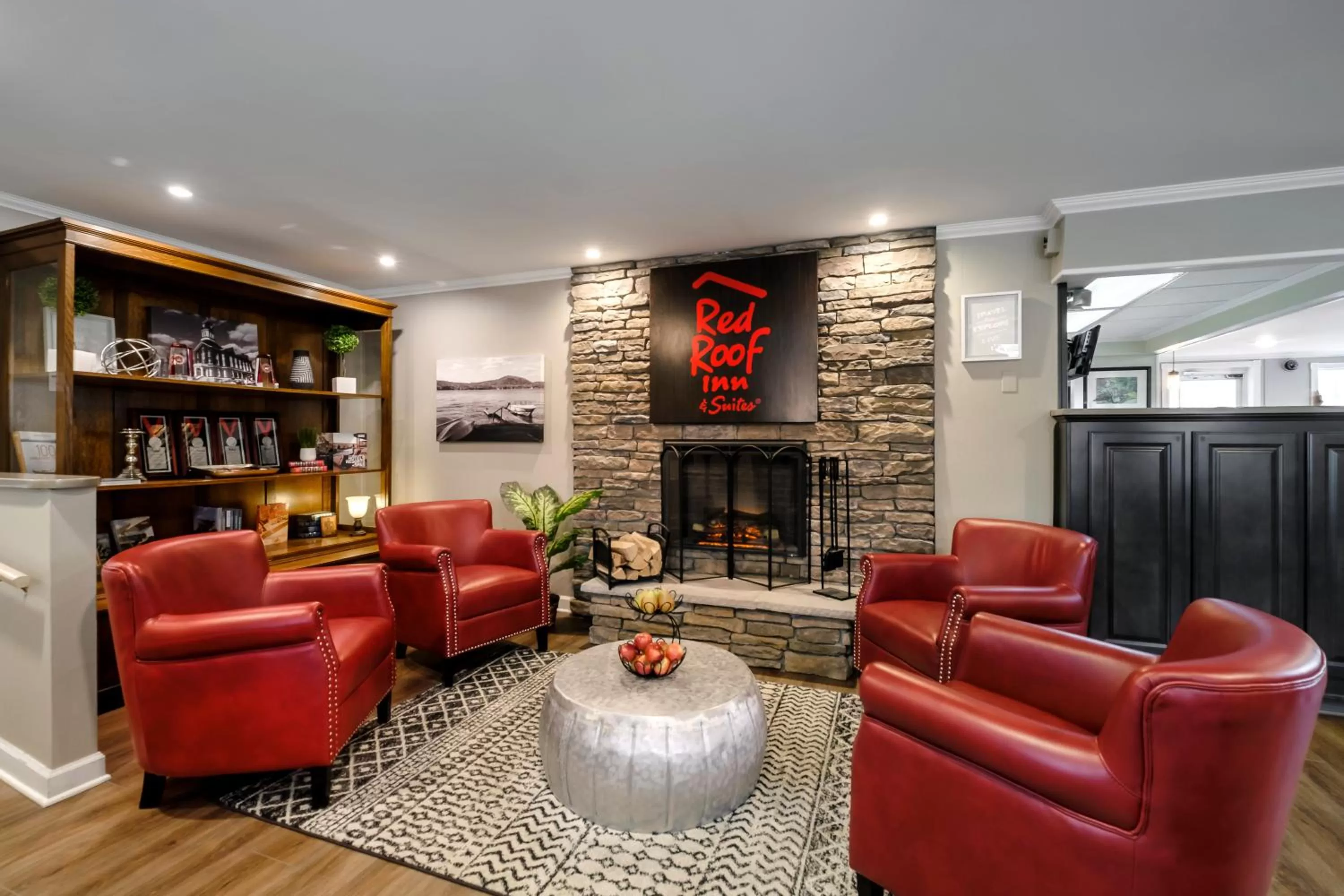 Lobby or reception in Red Roof Inn and Suites Herkimer