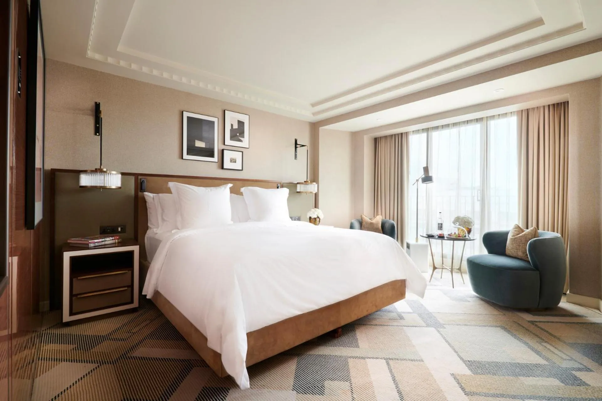 Deluxe King Room - Newly Refurbished in Four Seasons Hotel London At Park Lane