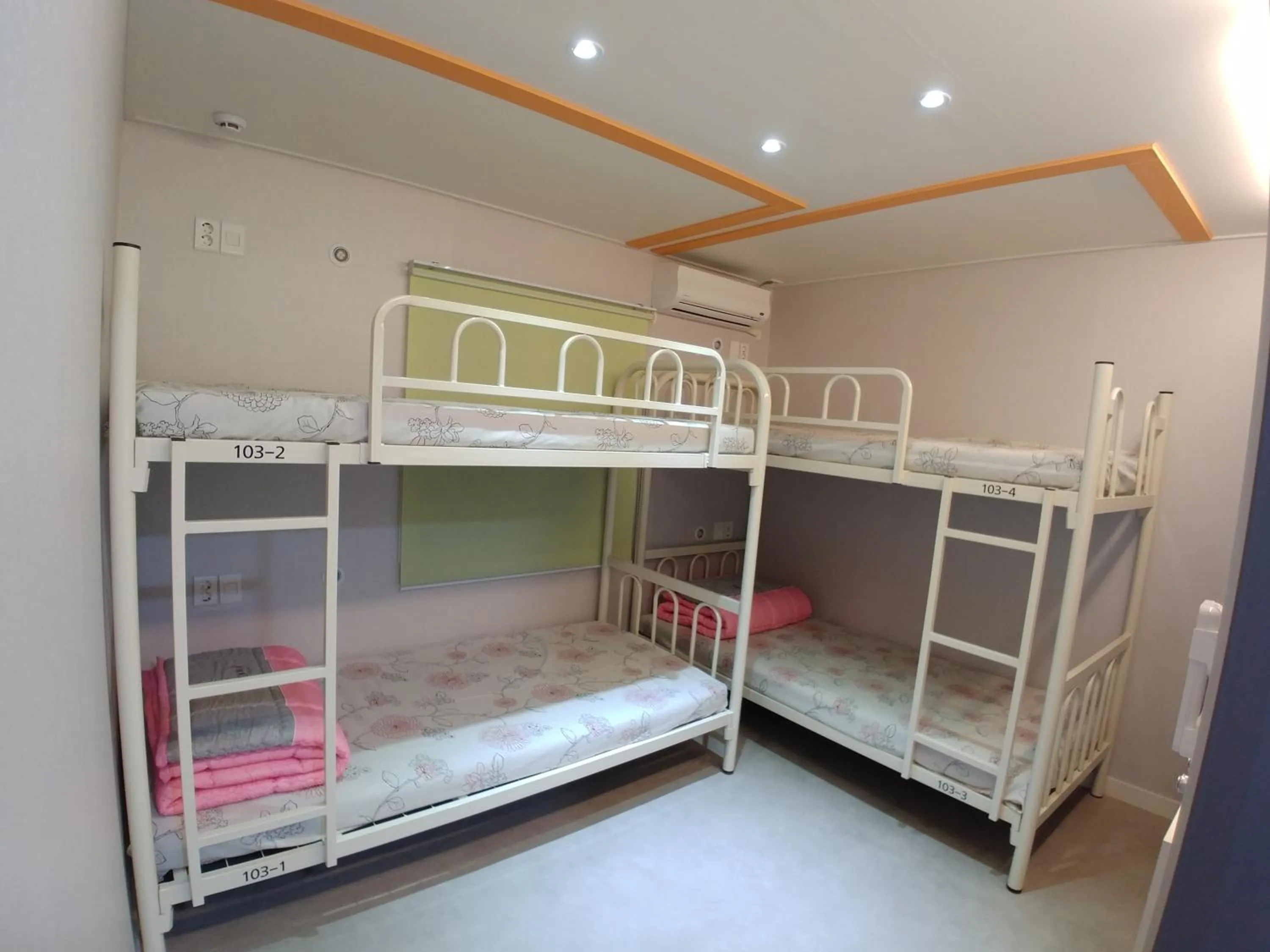 bunk bed, Bed in Bomgoro Guesthouse