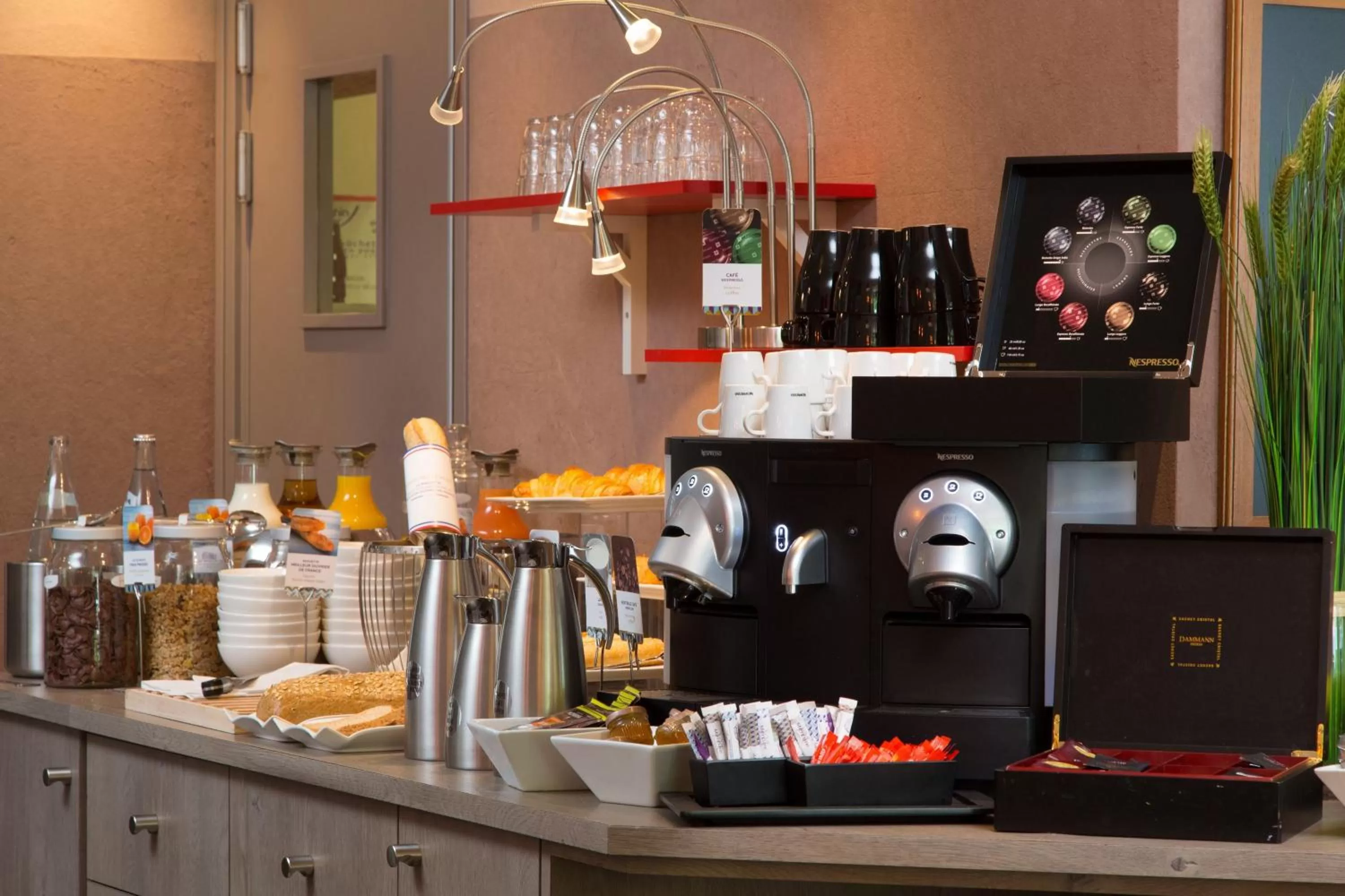 Restaurant/places to eat in Mercure Strasbourg Aéroport