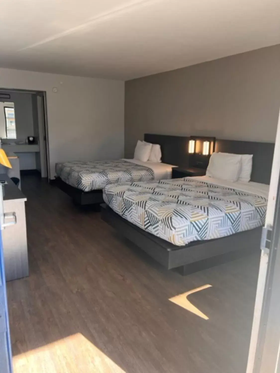 Deluxe Queen Room with Two Queen Beds - Non-Smoking in Clarion Pointe Deluxe Queen Room with Two Queen Beds - Non-Smoking in Clarion Pointe