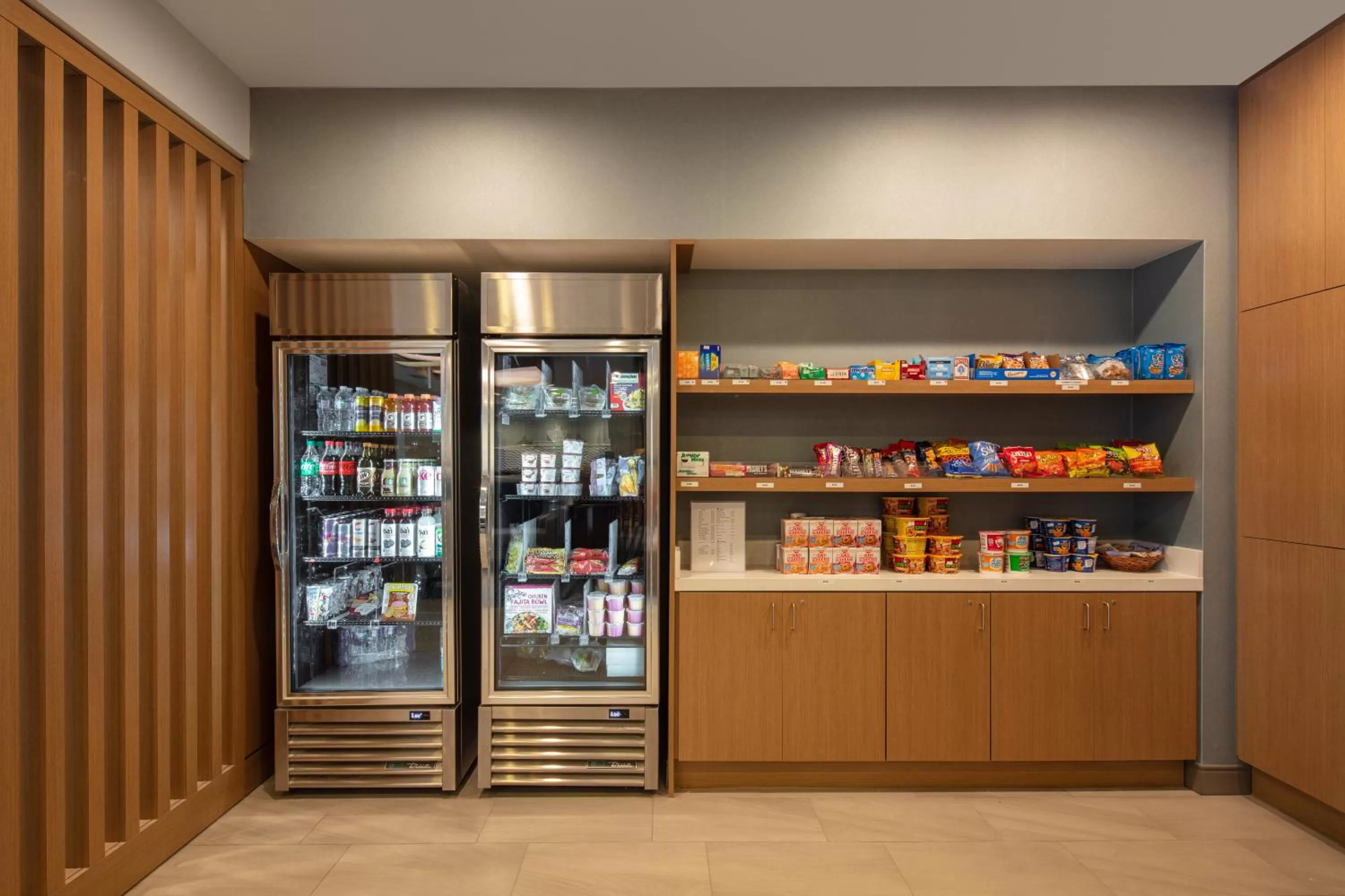 Food and drinks in Holiday Inn Express Bothell by IHG