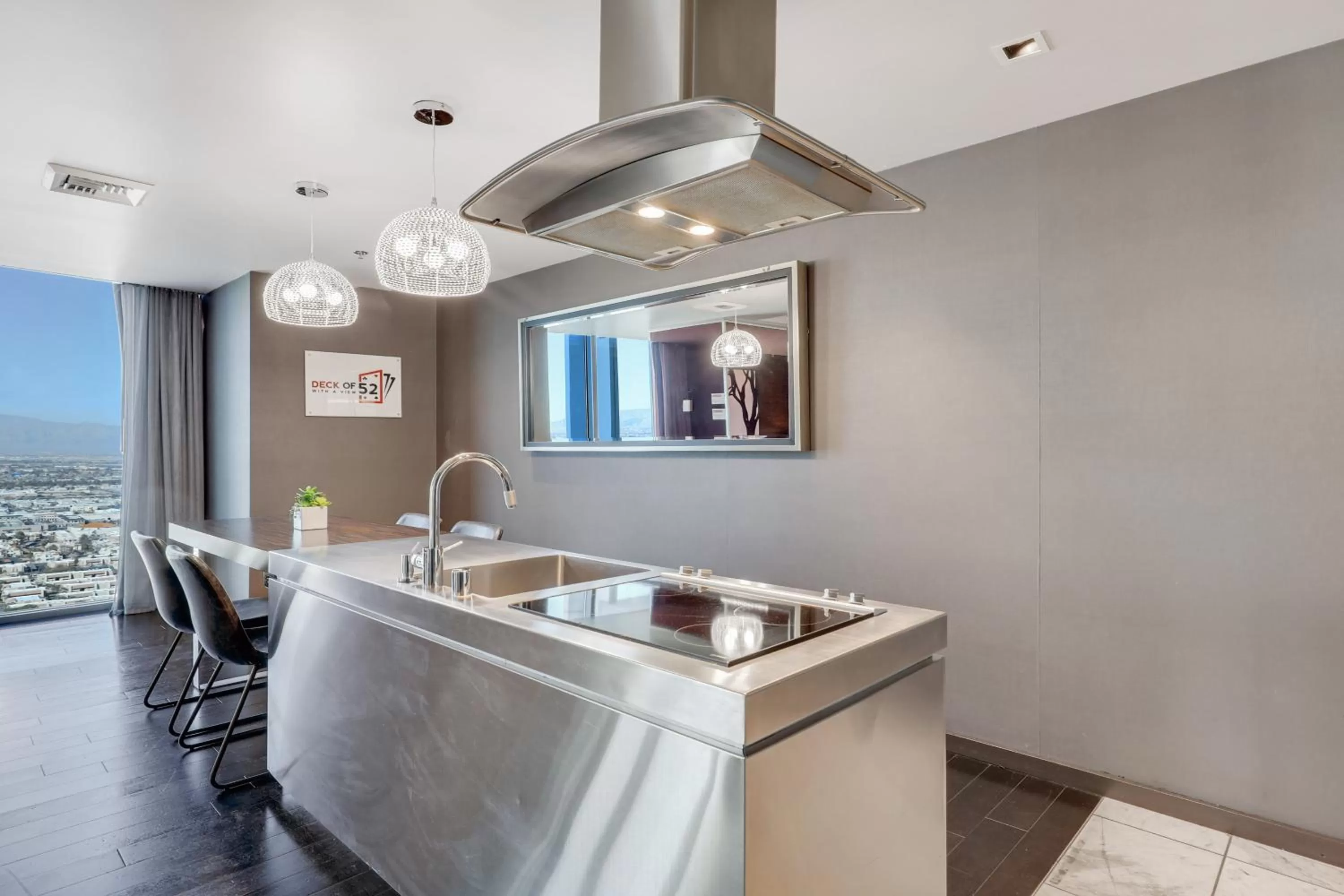 Kitchen or kitchenette in Vegas Palms HIGH 52nd fl. 1BDR corner penthouse 1220sqft