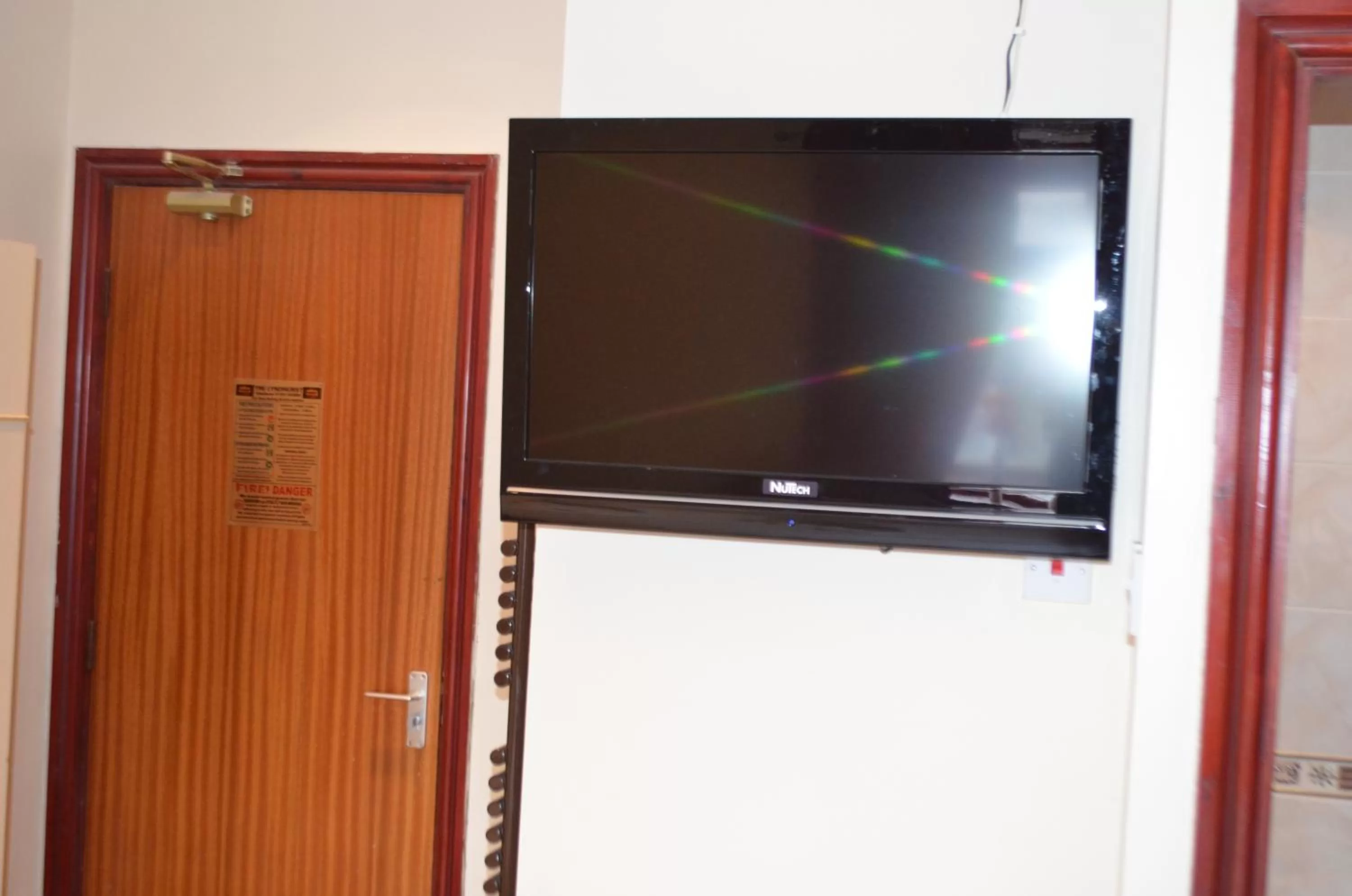 TV and multimedia in Lyndhurst Hotel