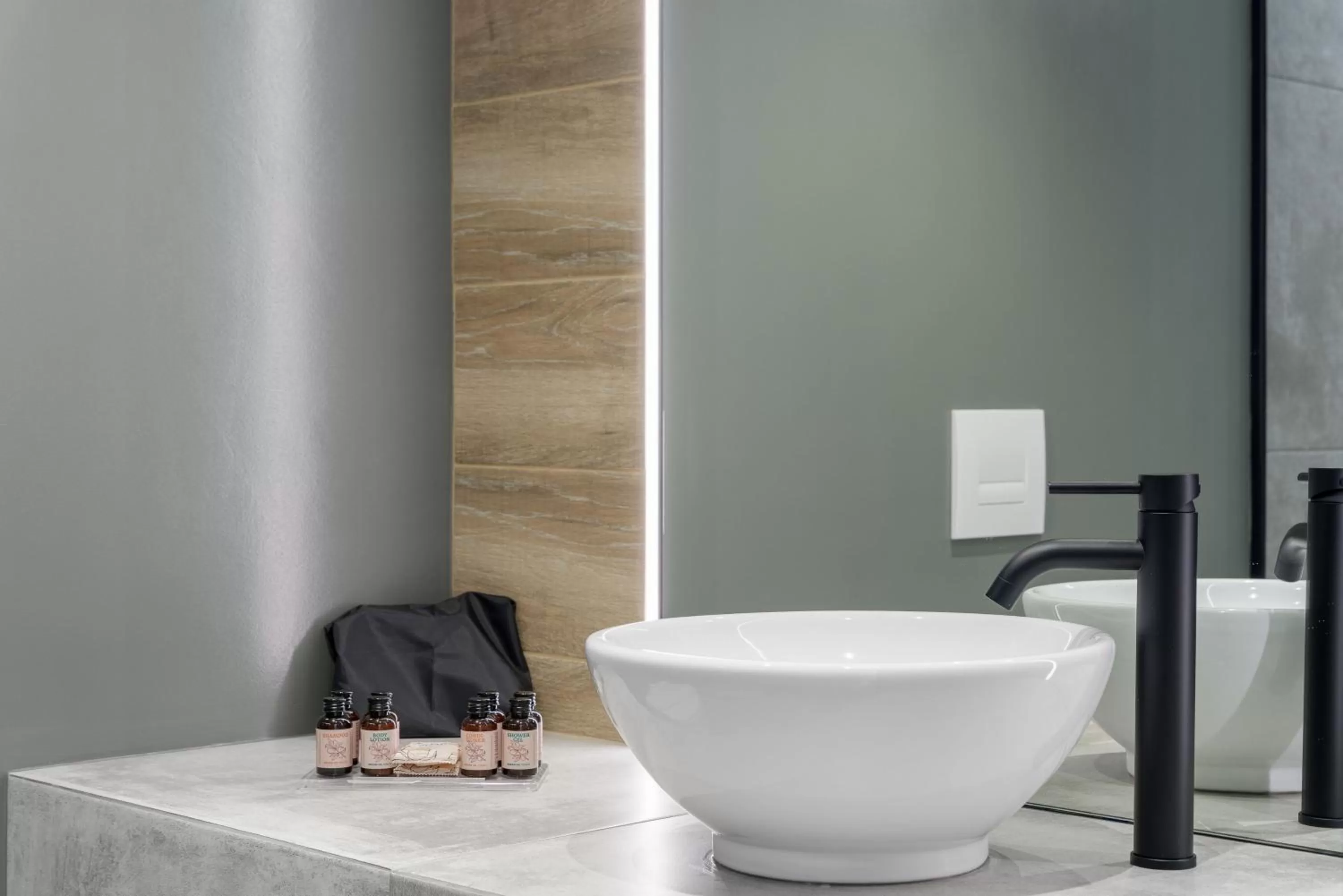 Acropolis Magenta Luxury Suites