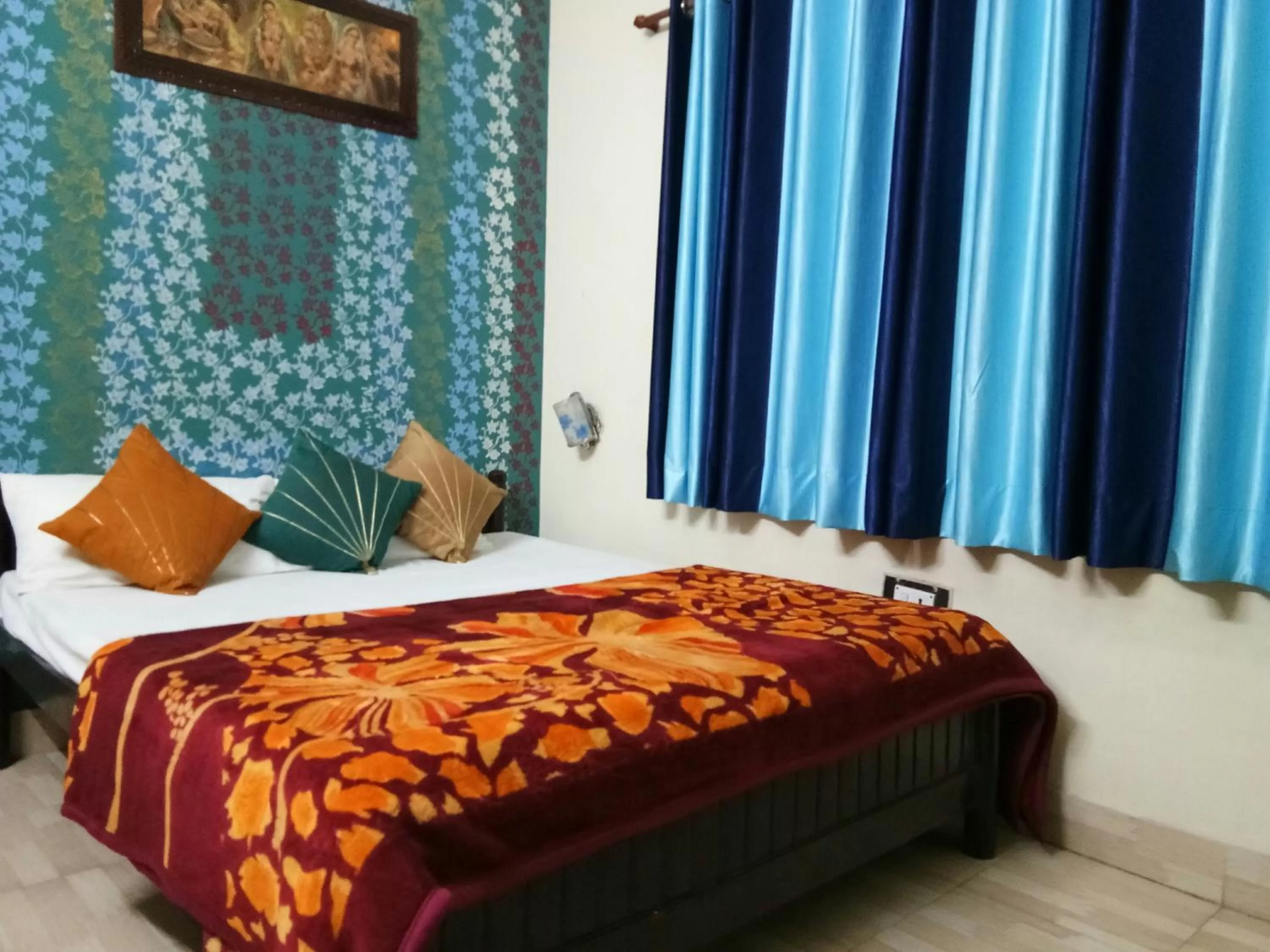 Photo of the whole room, Bed in Haveli Taragarh Palace