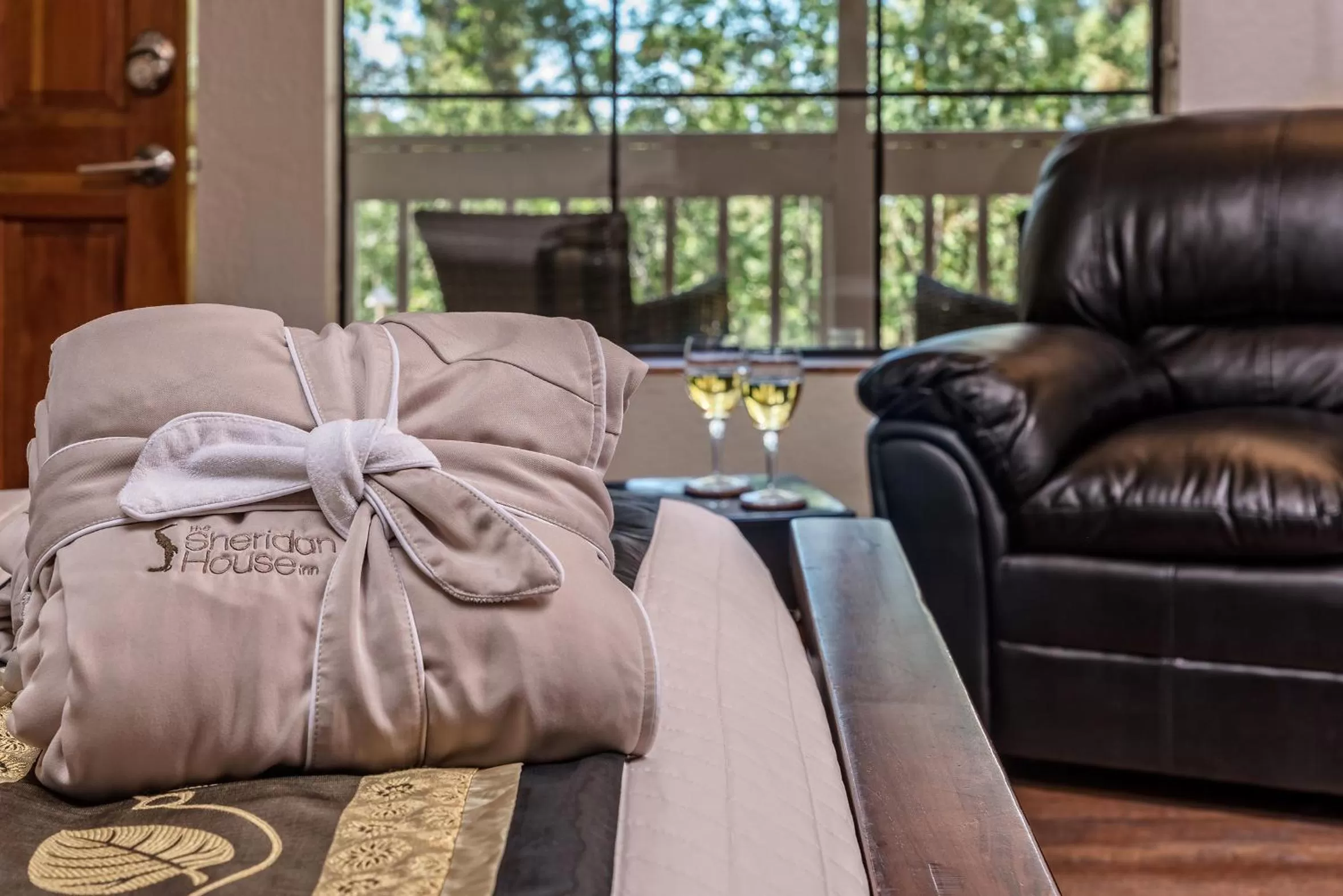 Living room in Sheridan House Inn- Adult Only Accommodation