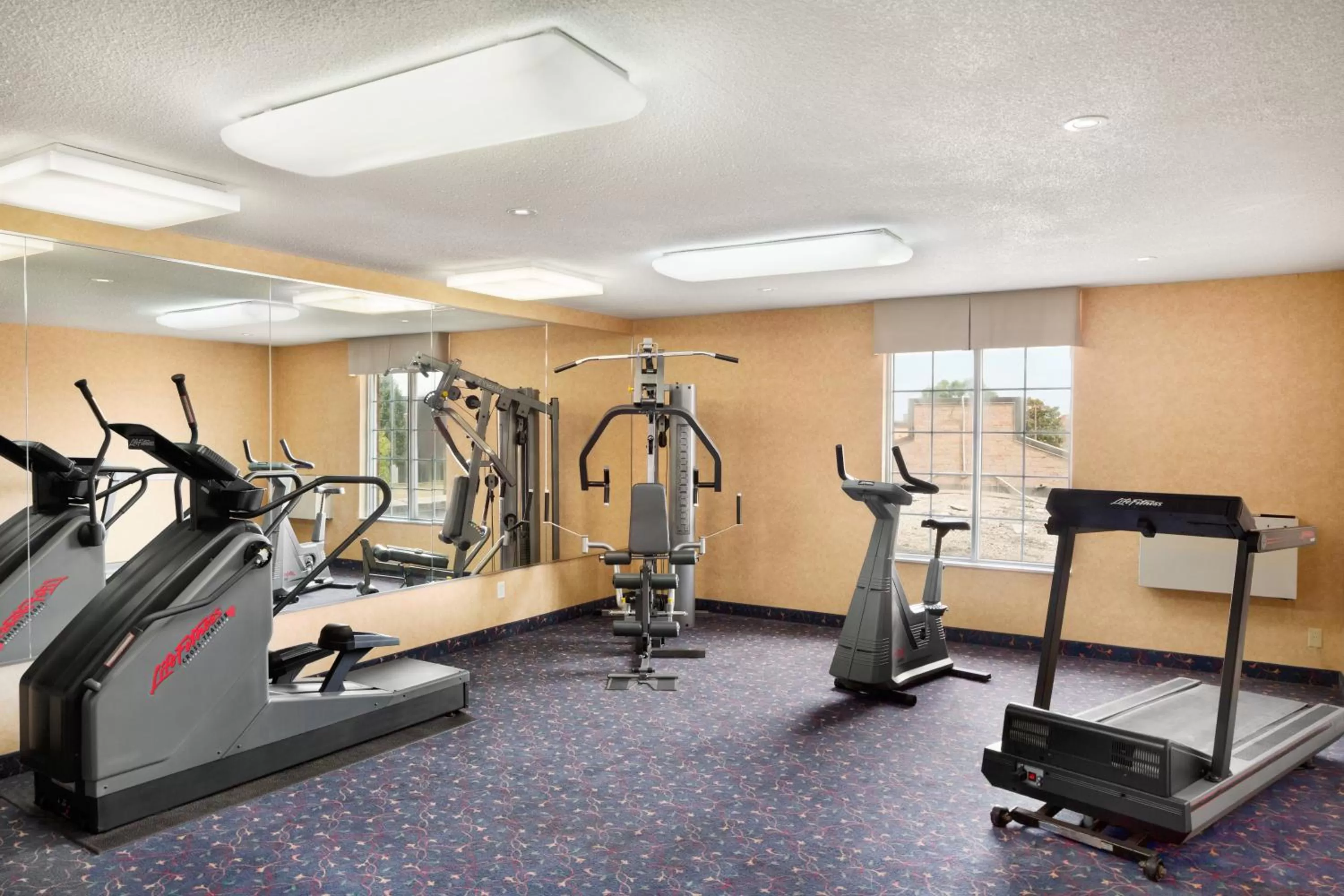 Fitness centre/facilities in Days Inn by Wyndham Brantford