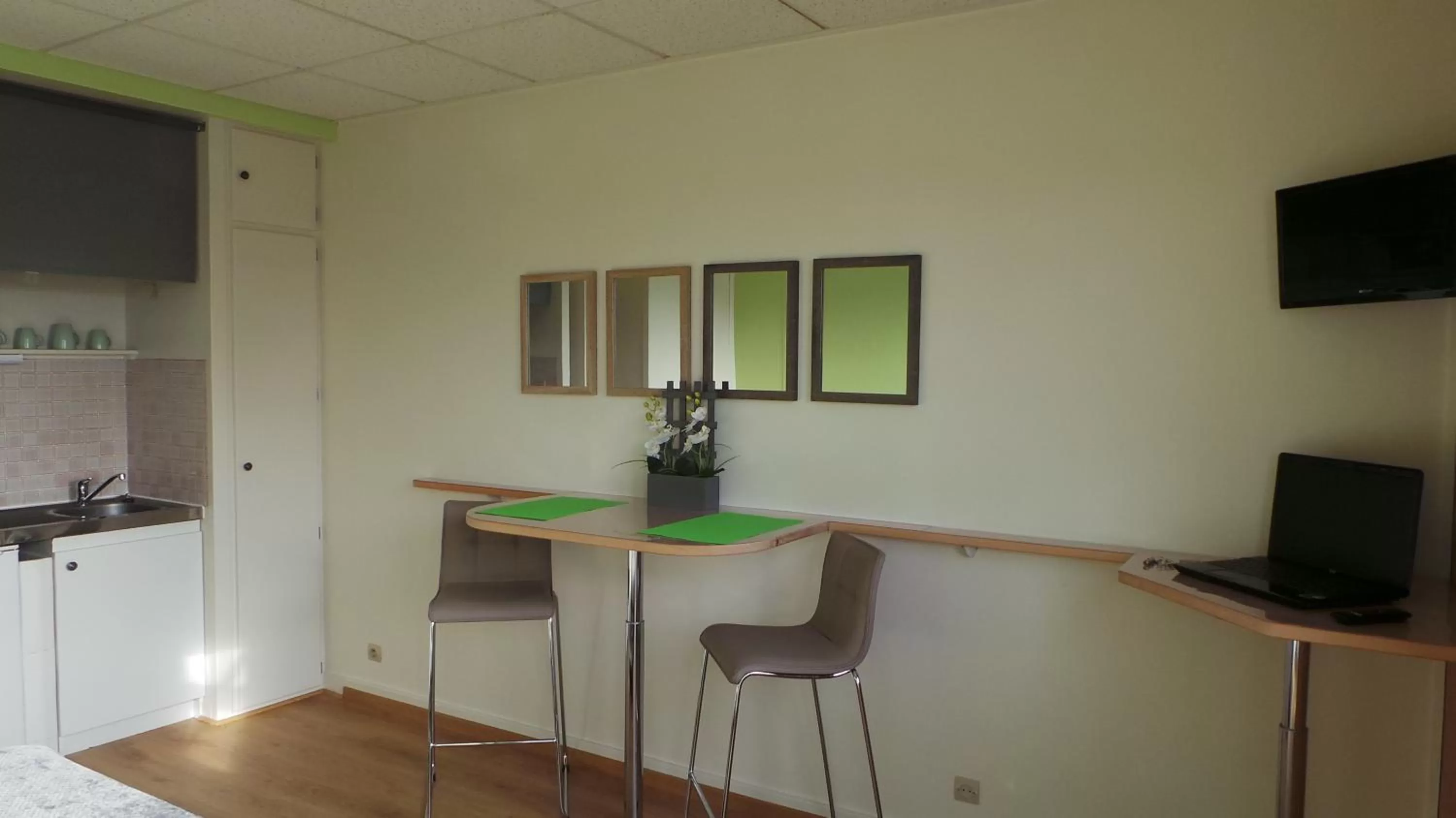 Property building in Studios étape du Lac