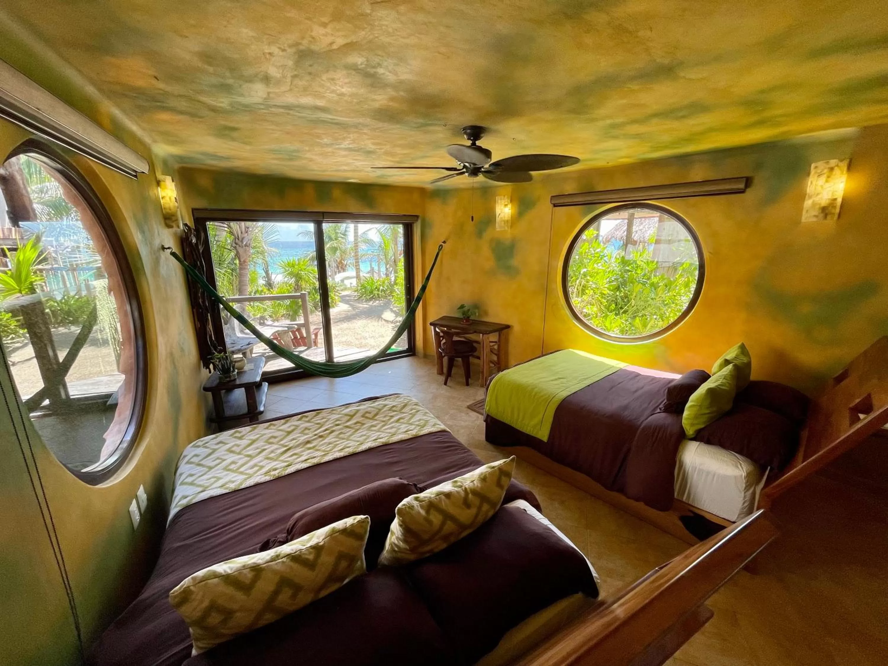 Photo of the whole room, Bed in Sueños Tulum