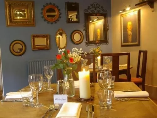 Dining area in White Hart Inn