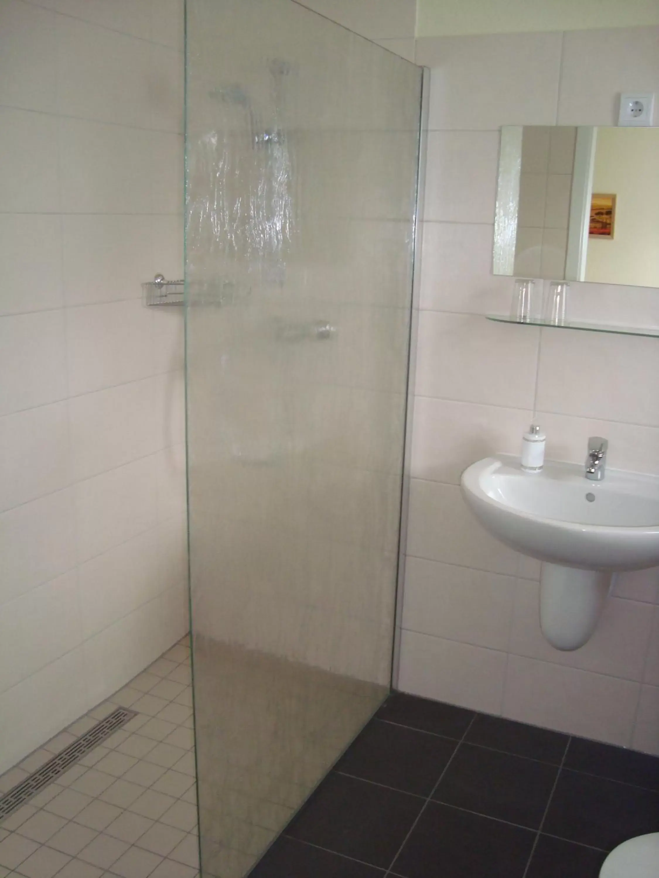 Triple Room in Hotel Gasthof Goldener Hahn Triple Room in Hotel Gasthof Goldener Hahn