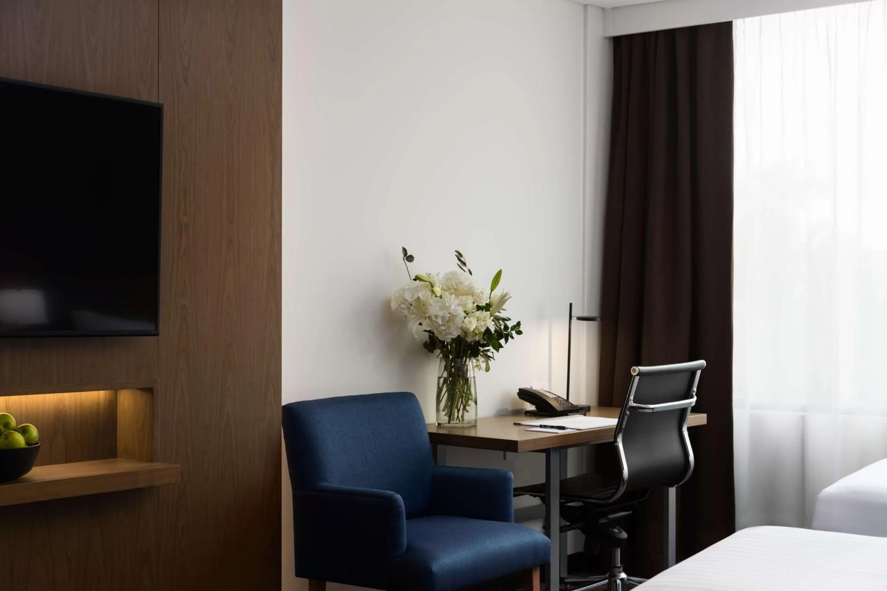 Photo of the whole room, Bed in Rydges Camperdown