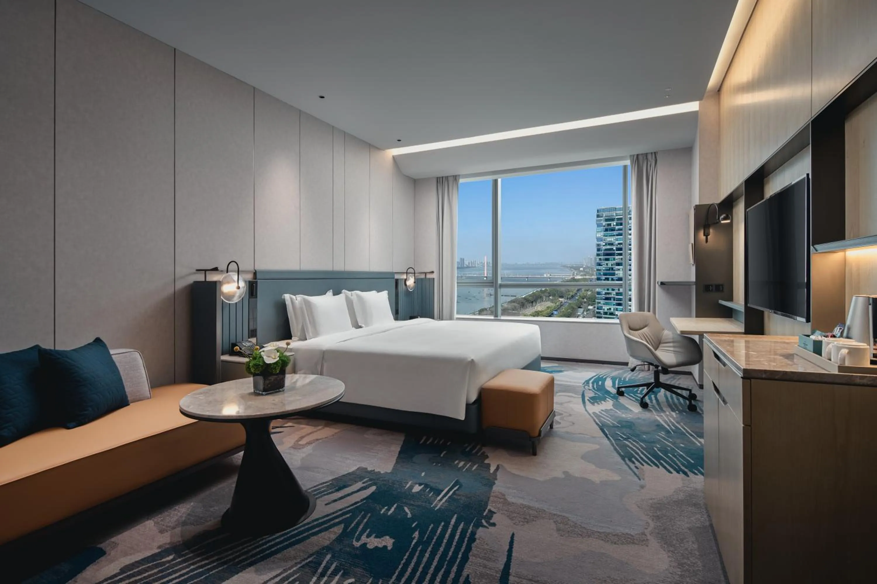Bed in Crowne Plaza Hangzhou Riverside by IHG