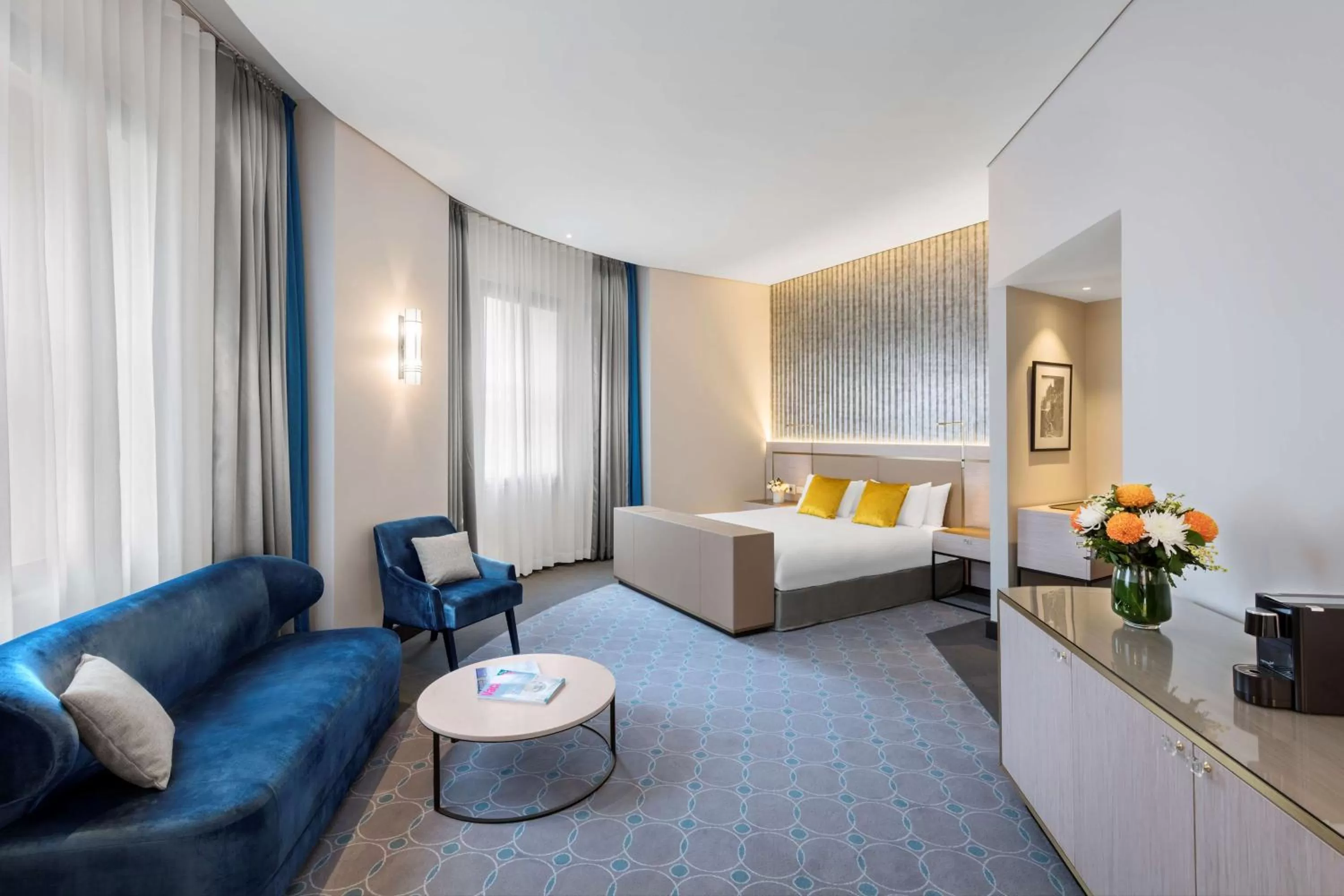 Photo of the whole room, Bed in Paradox Sydney