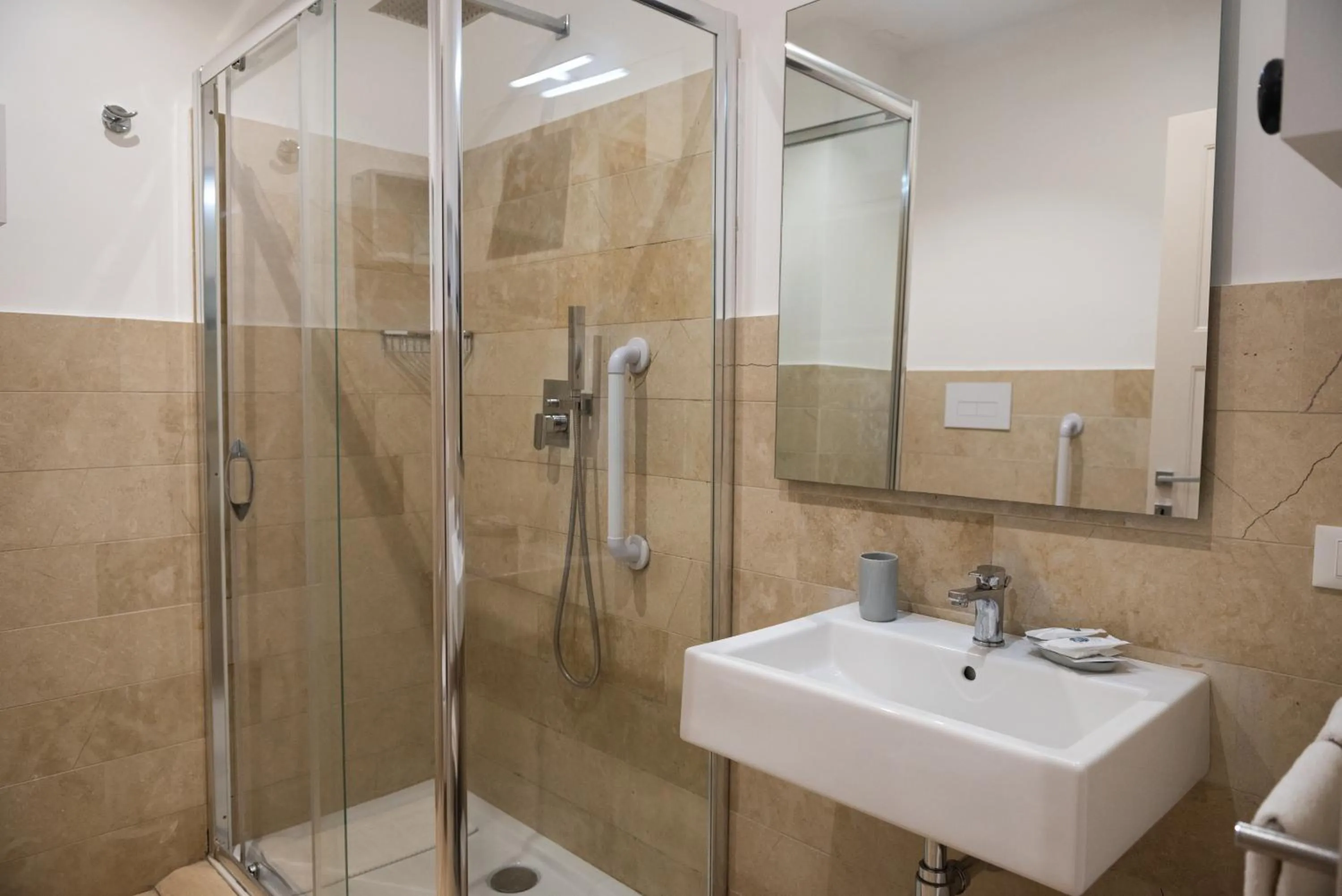Bathroom in ZIBIBBO SUITES & ROOMS - Aparthotel in Centro Storico a Trapani