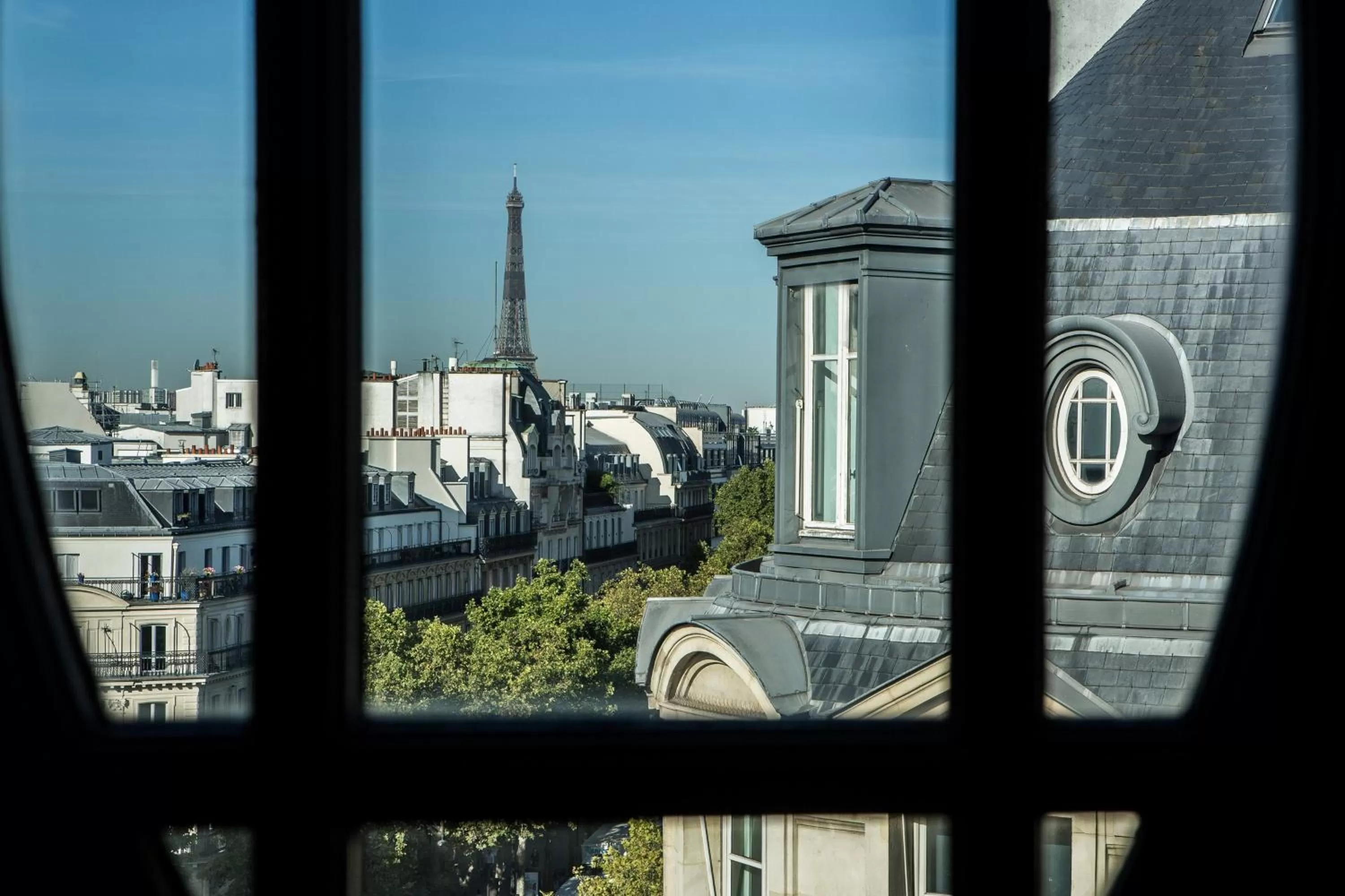 Photo of the whole room in Hotel Indigo Paris - Opera by IHG