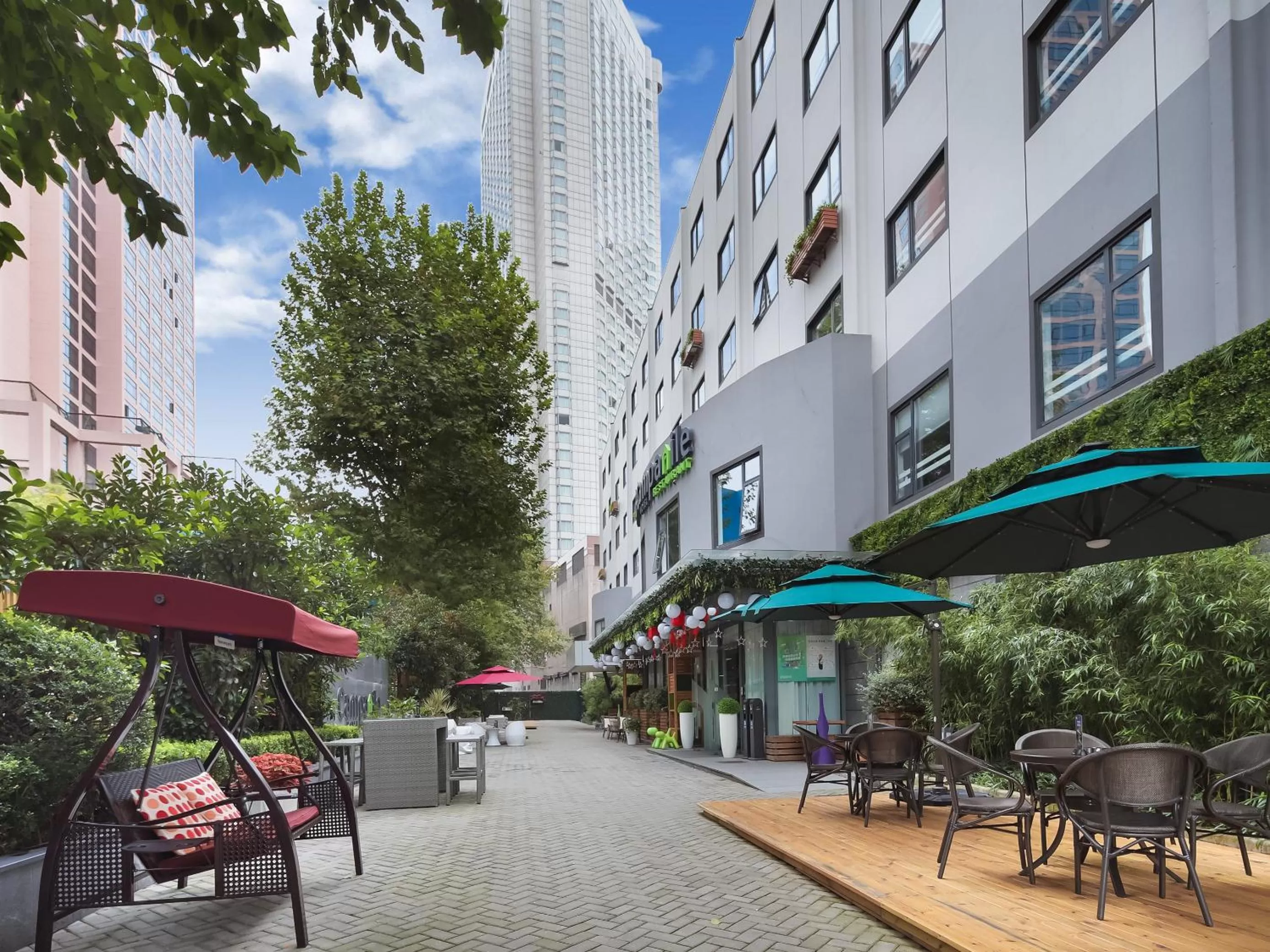 Garden in Campanile Hotel - Shanghai Jing'an Temple