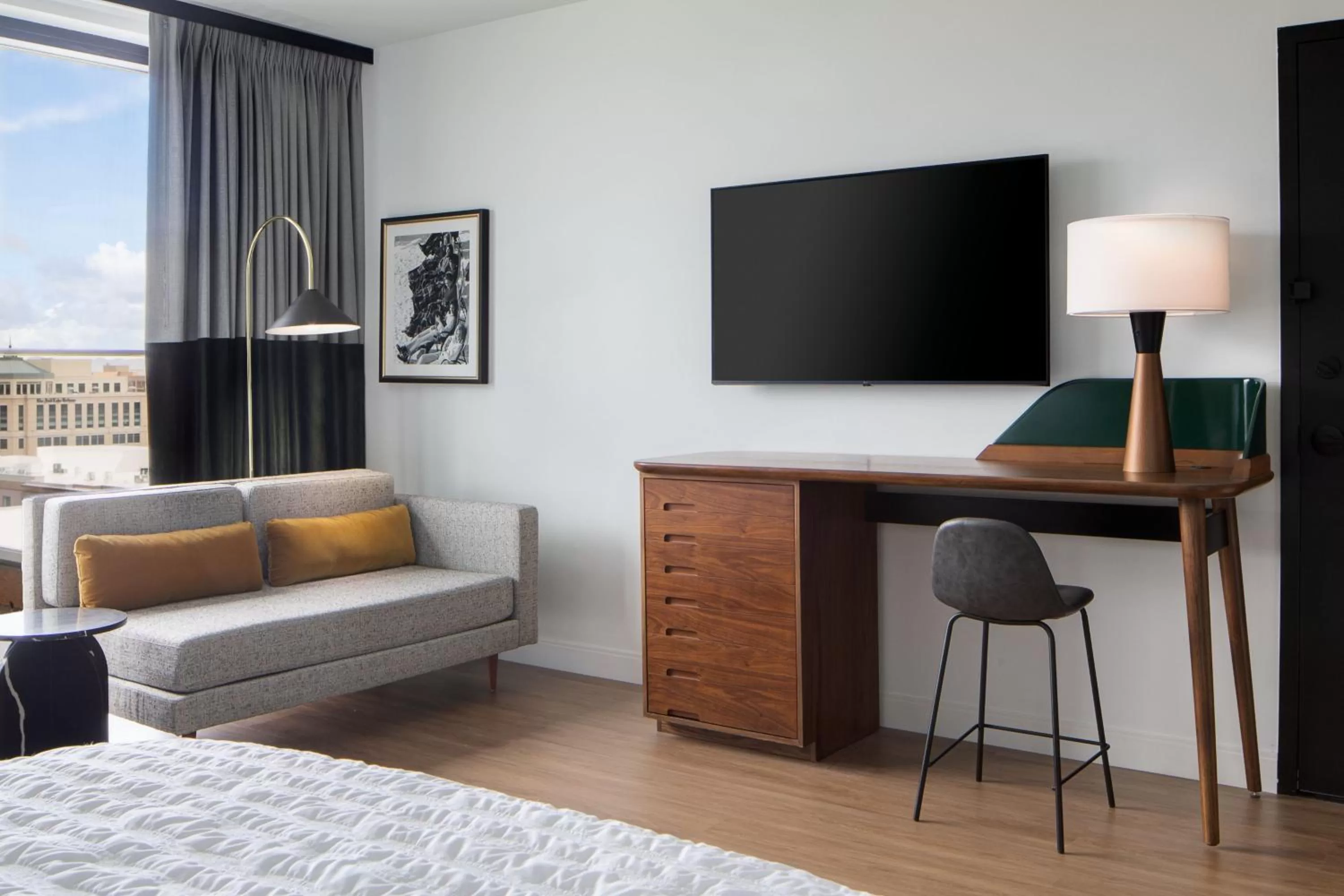 Living room, Bed in Le Meridien Salt Lake City Downtown