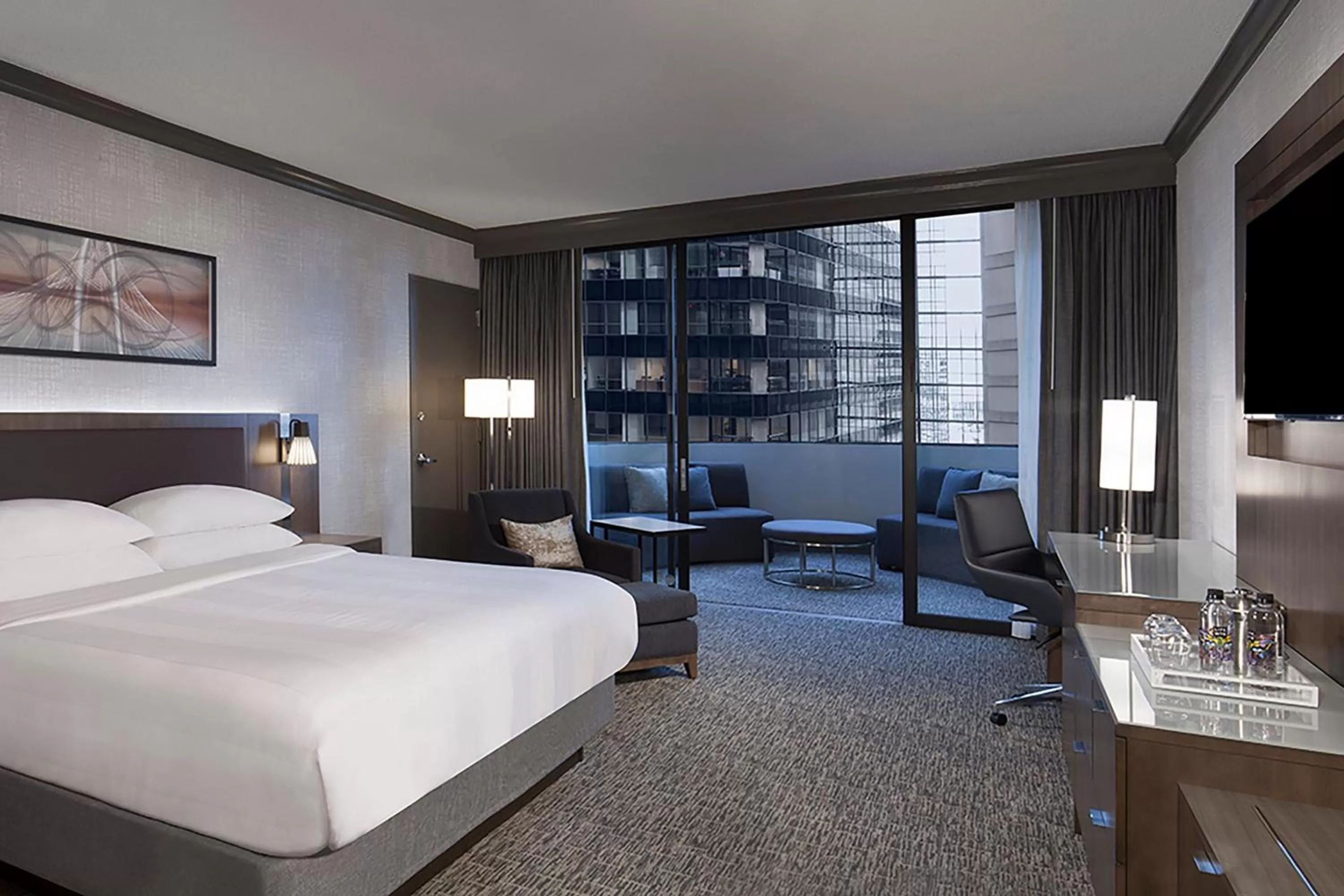 Photo of the whole room, Bed in Dallas Marriott Downtown