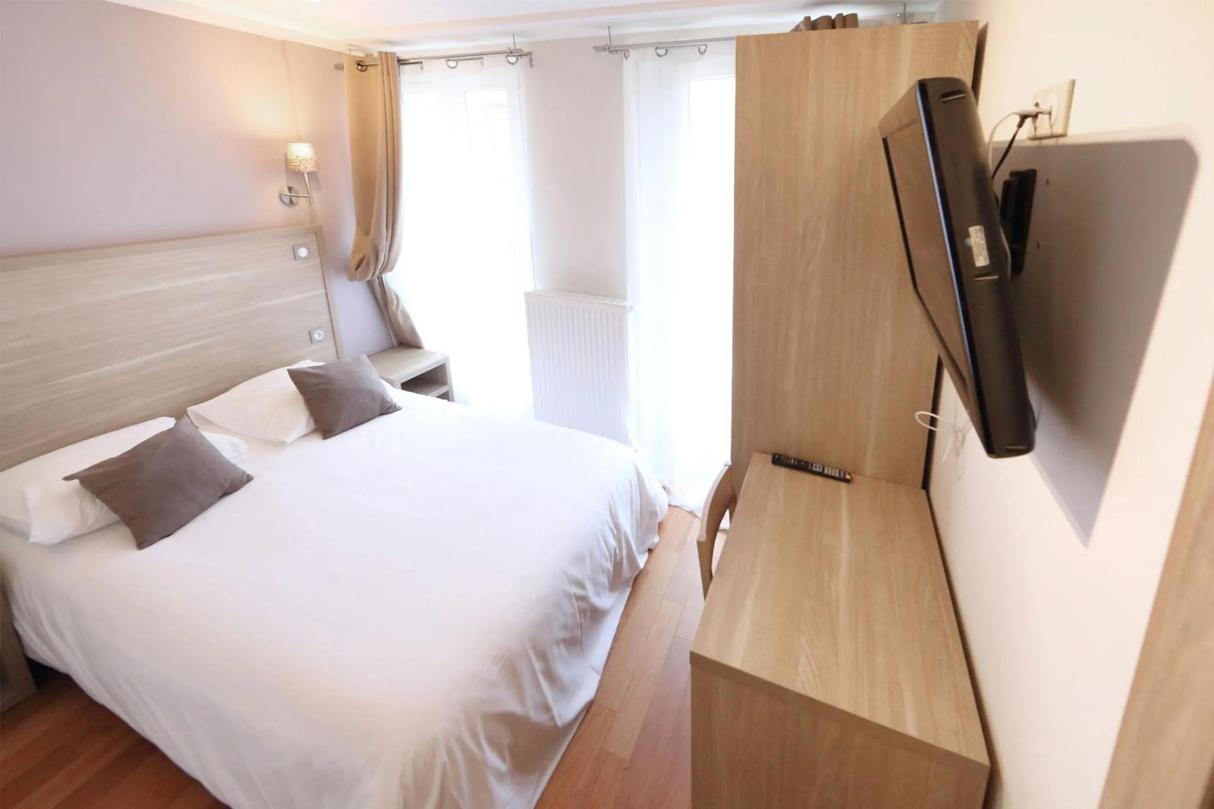 Bedroom, Bed in Luxelthe