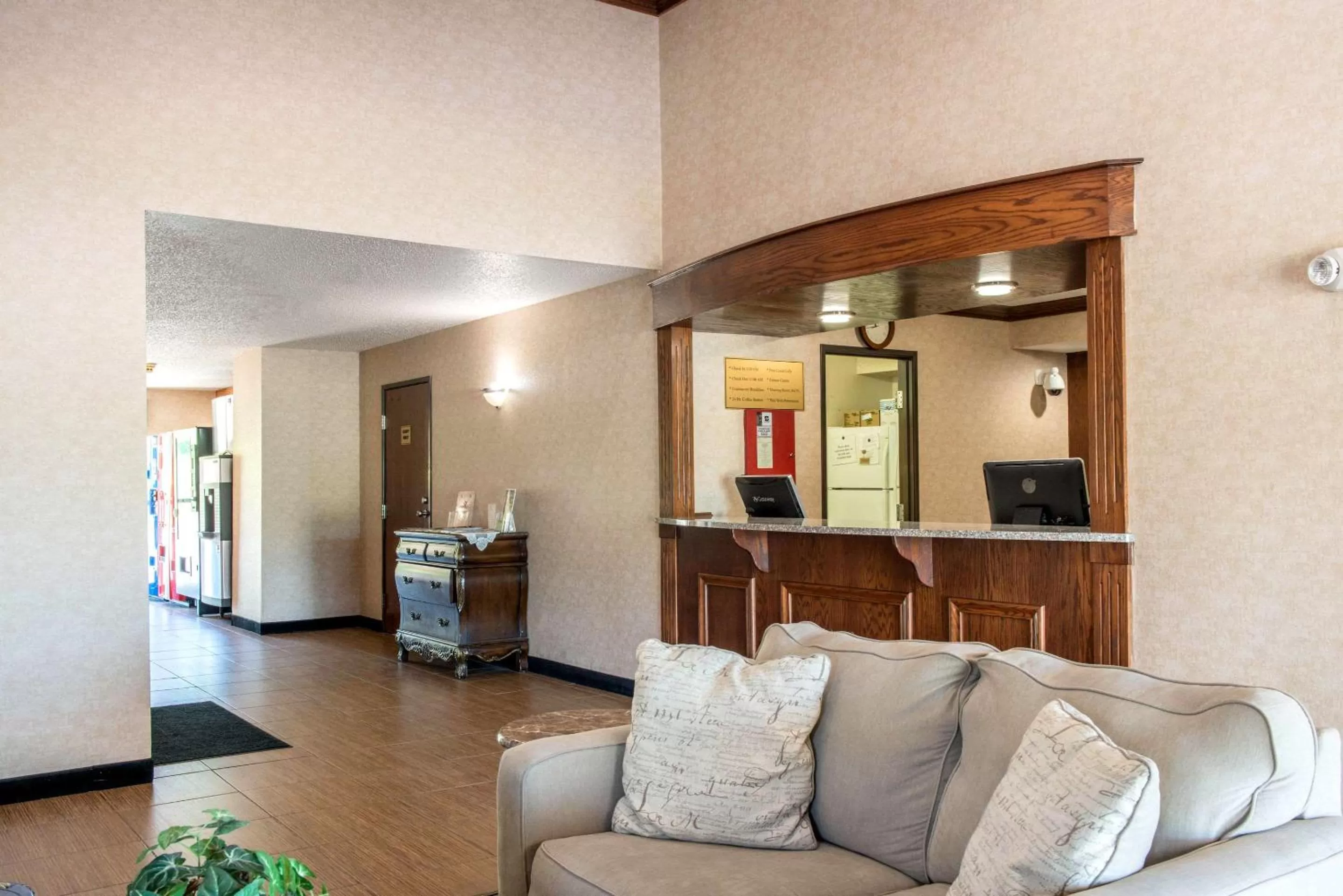 Lobby or reception in Quality Inn Meadville