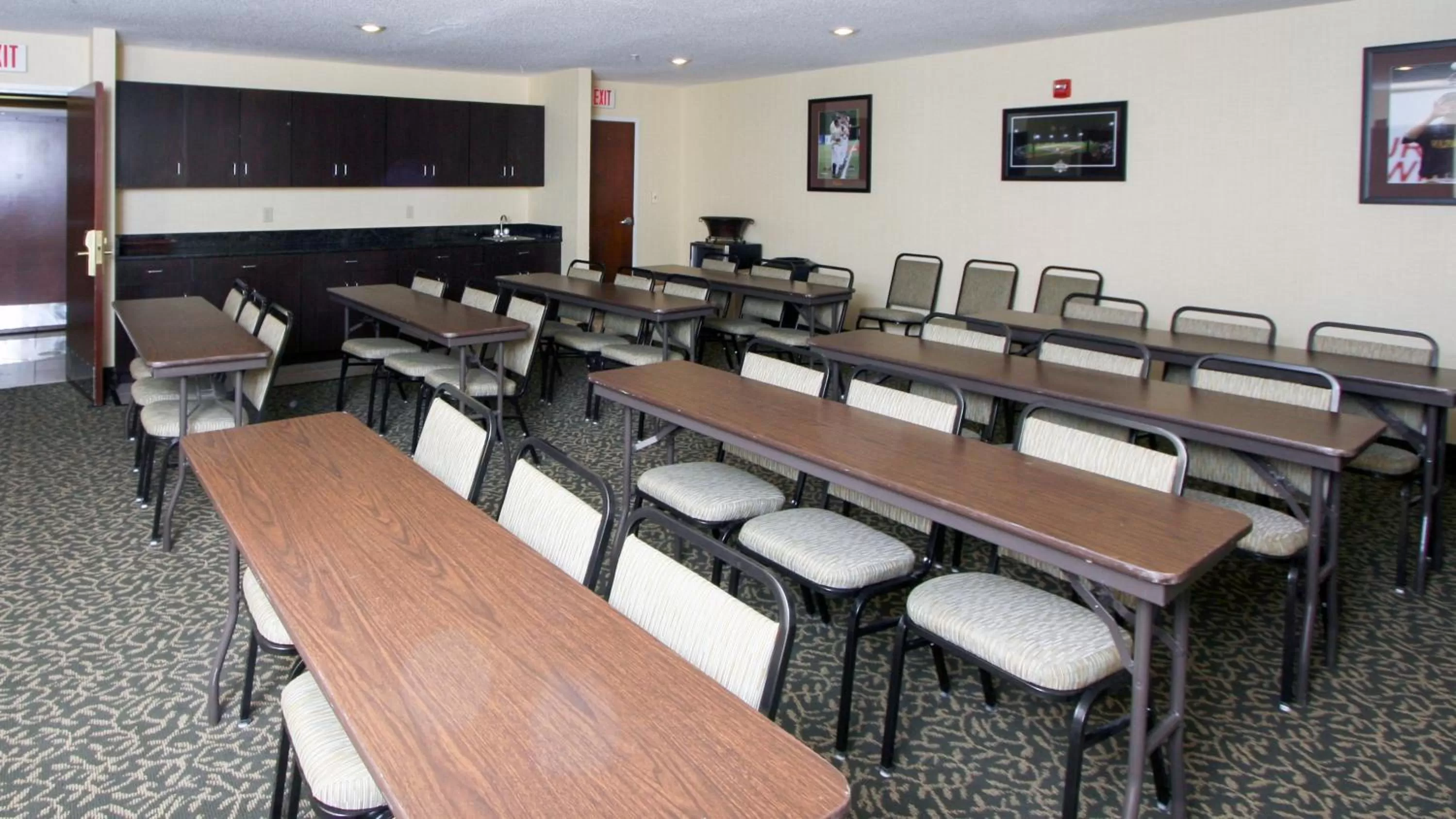 Meeting/conference room in Country Inn & Suites by Radisson, Shelby, NC