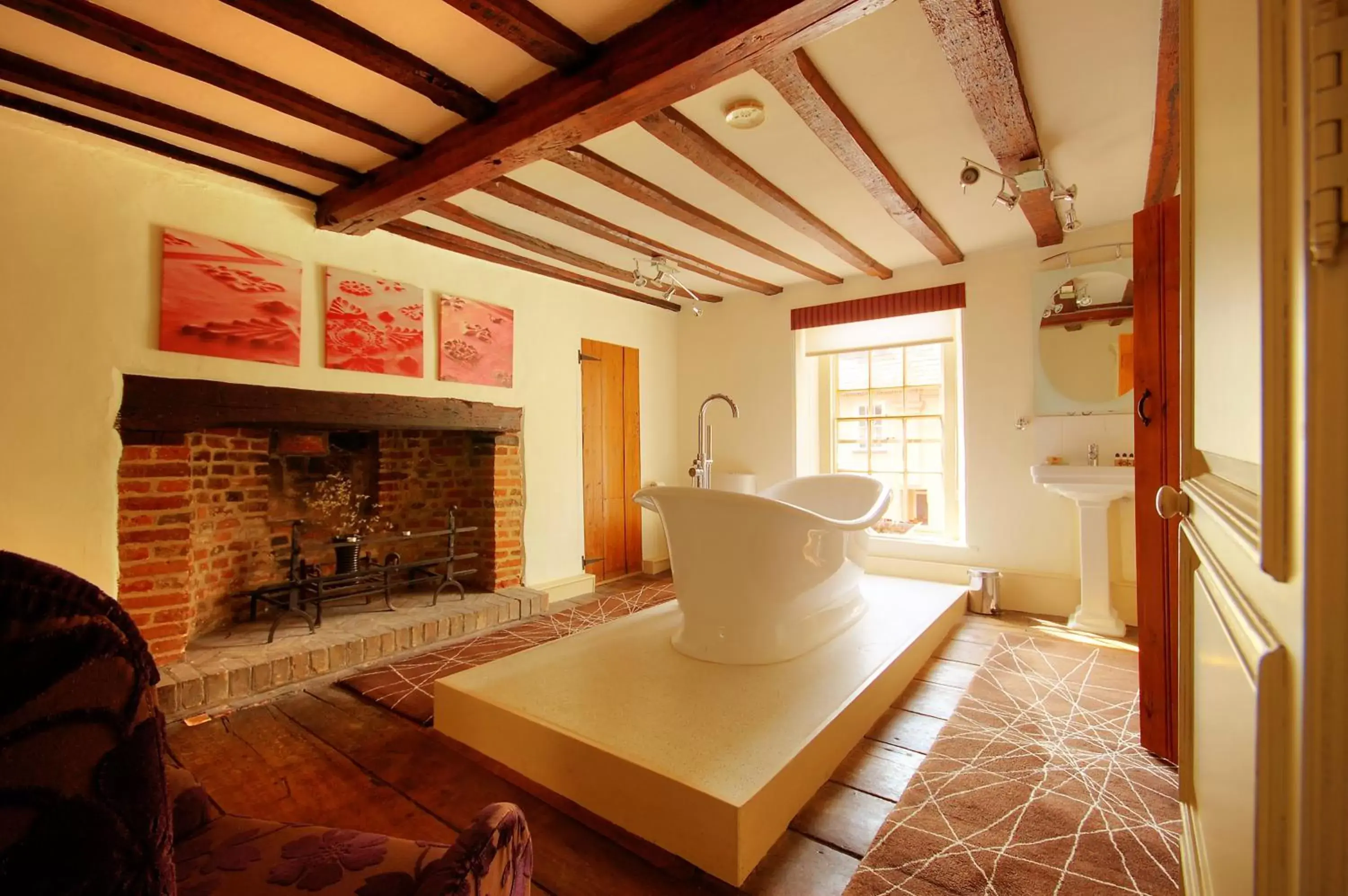 Deluxe Double or Twin Room in Sutherland House Deluxe Double or Twin Room in Sutherland House