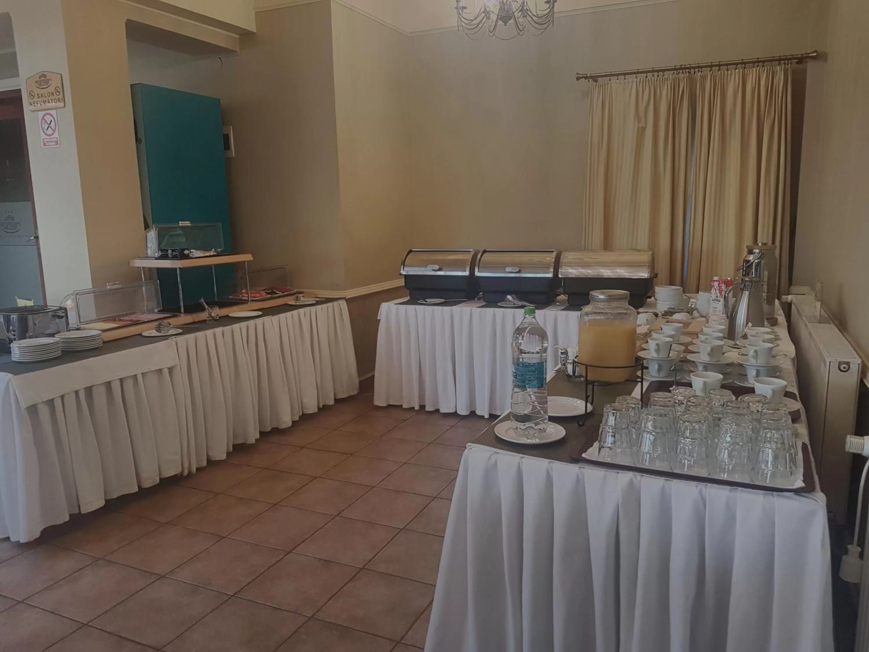 Breakfast in Hotel Garden Club