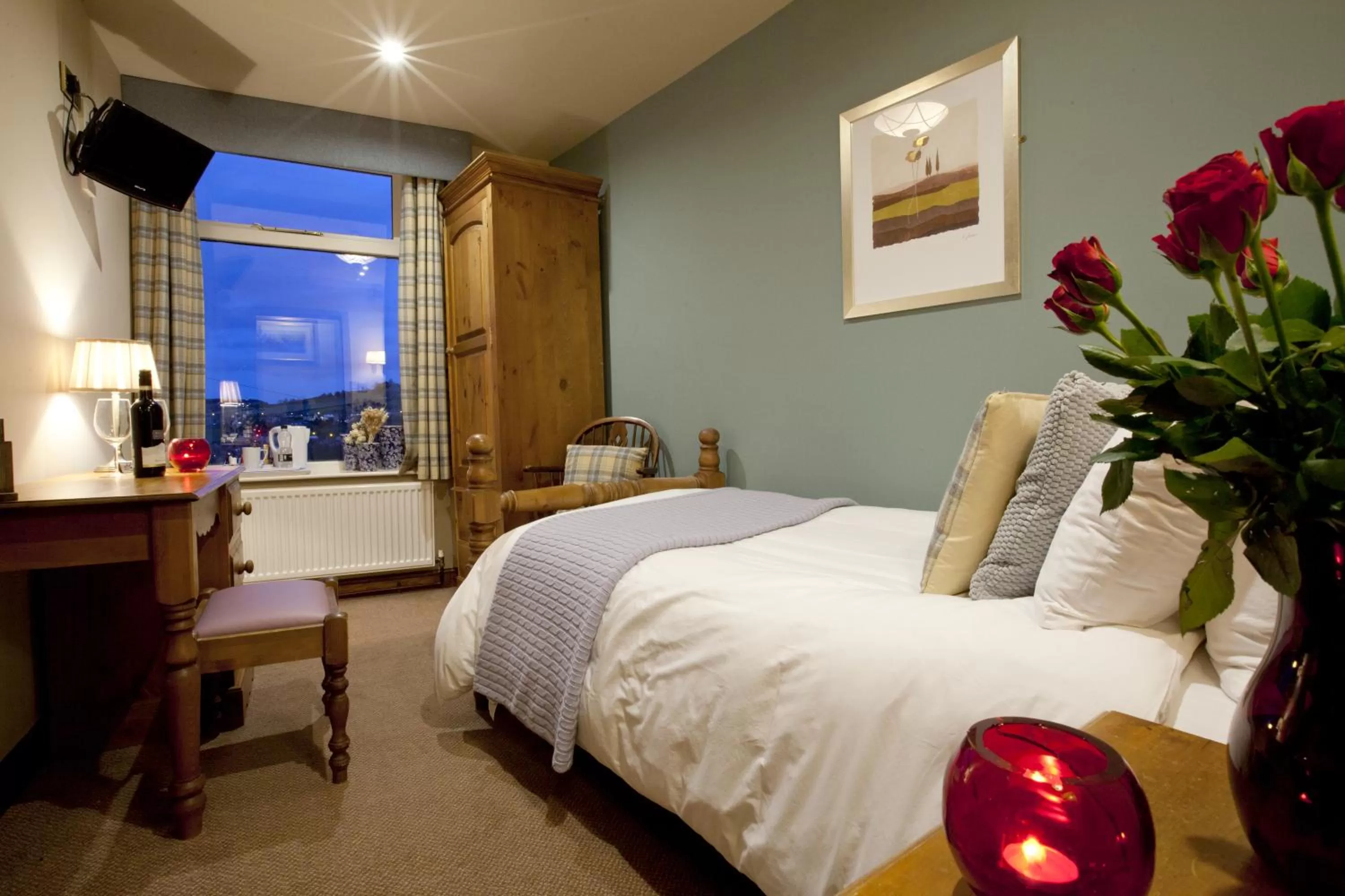 Bed in The Fleece Inn