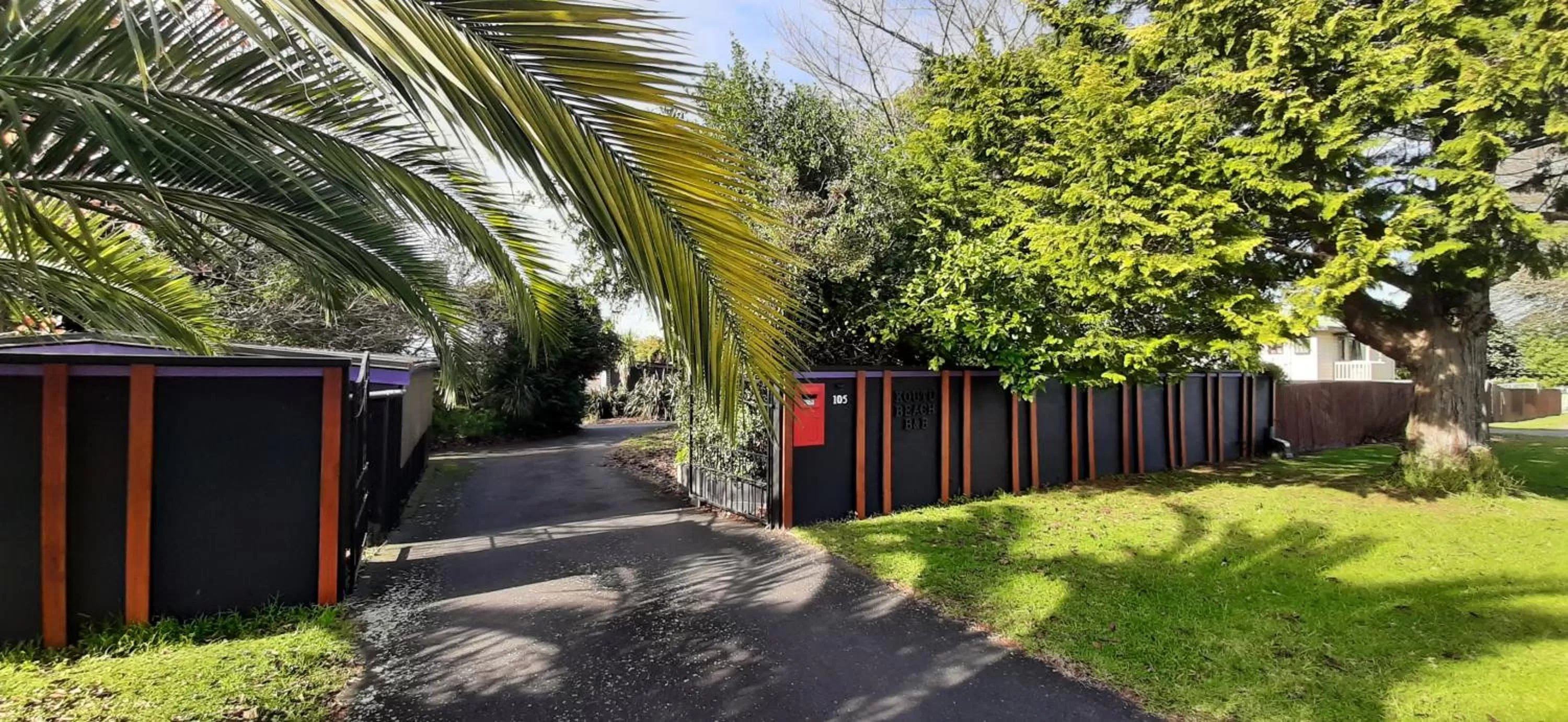 Garden in Koutu Beach Bed and Breakfast
