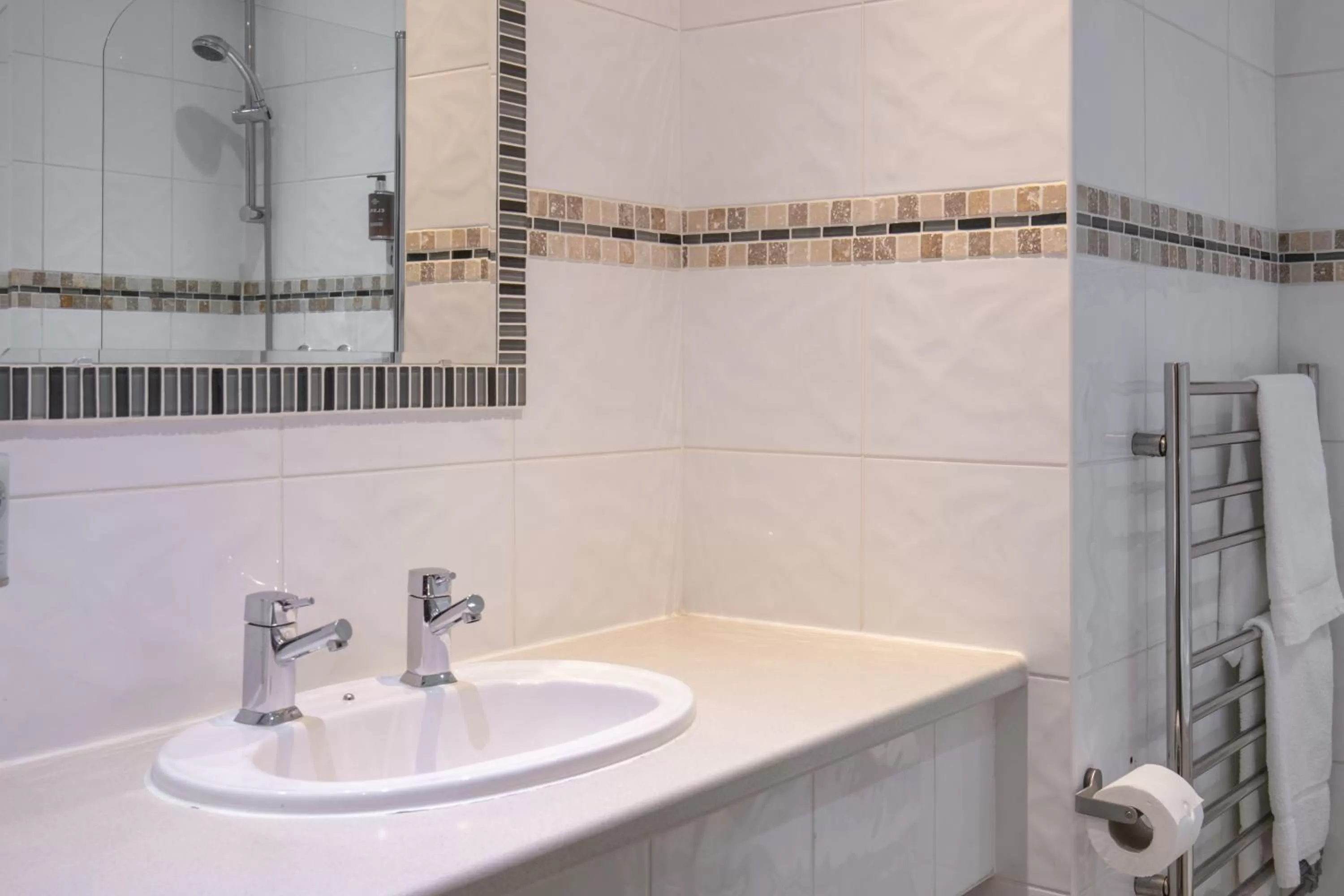 Bathroom in Best Western Bradford Guide Post Hotel