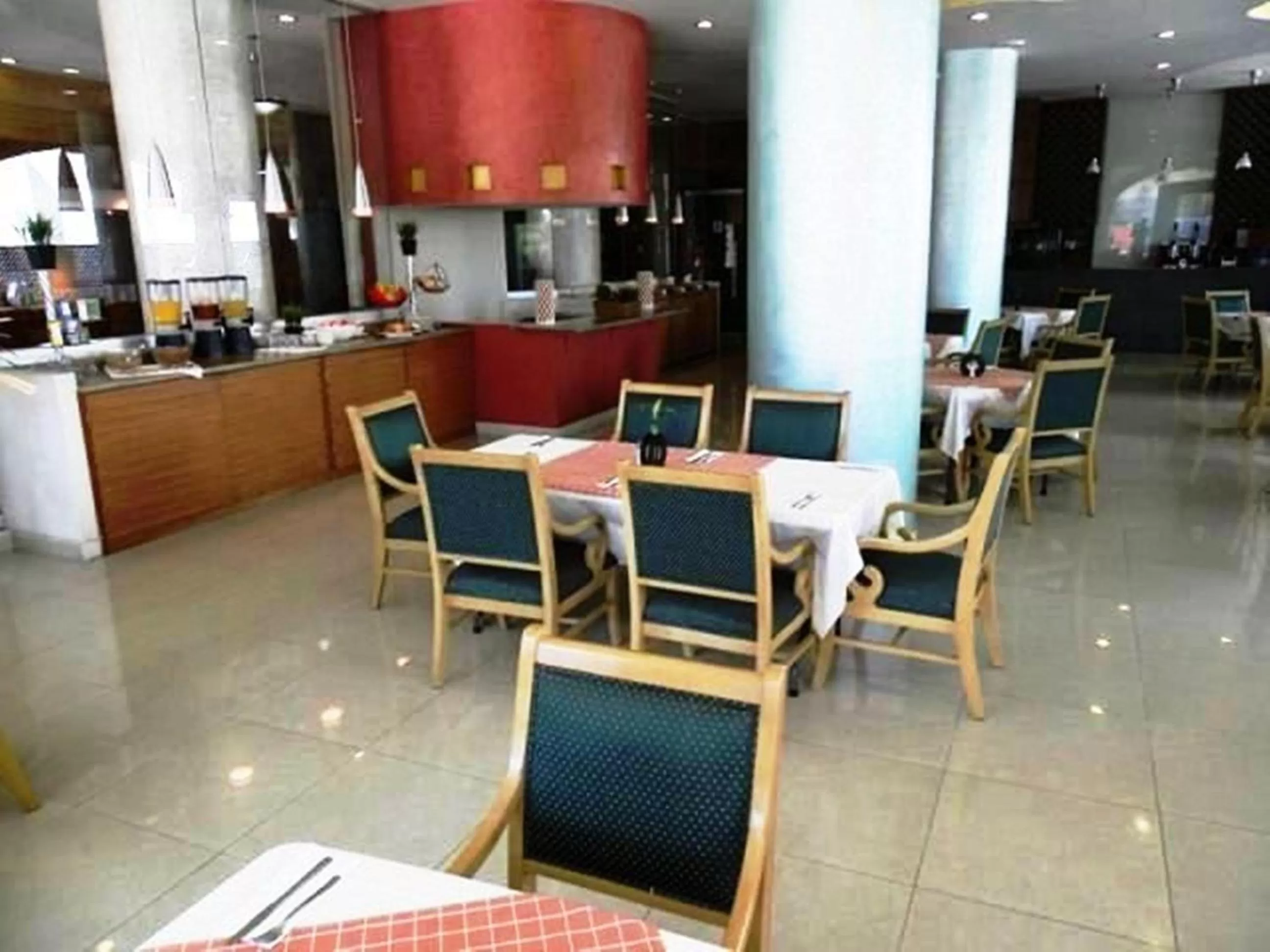 Restaurant/places to eat in Hotel San Francisco Irapuato Business Class