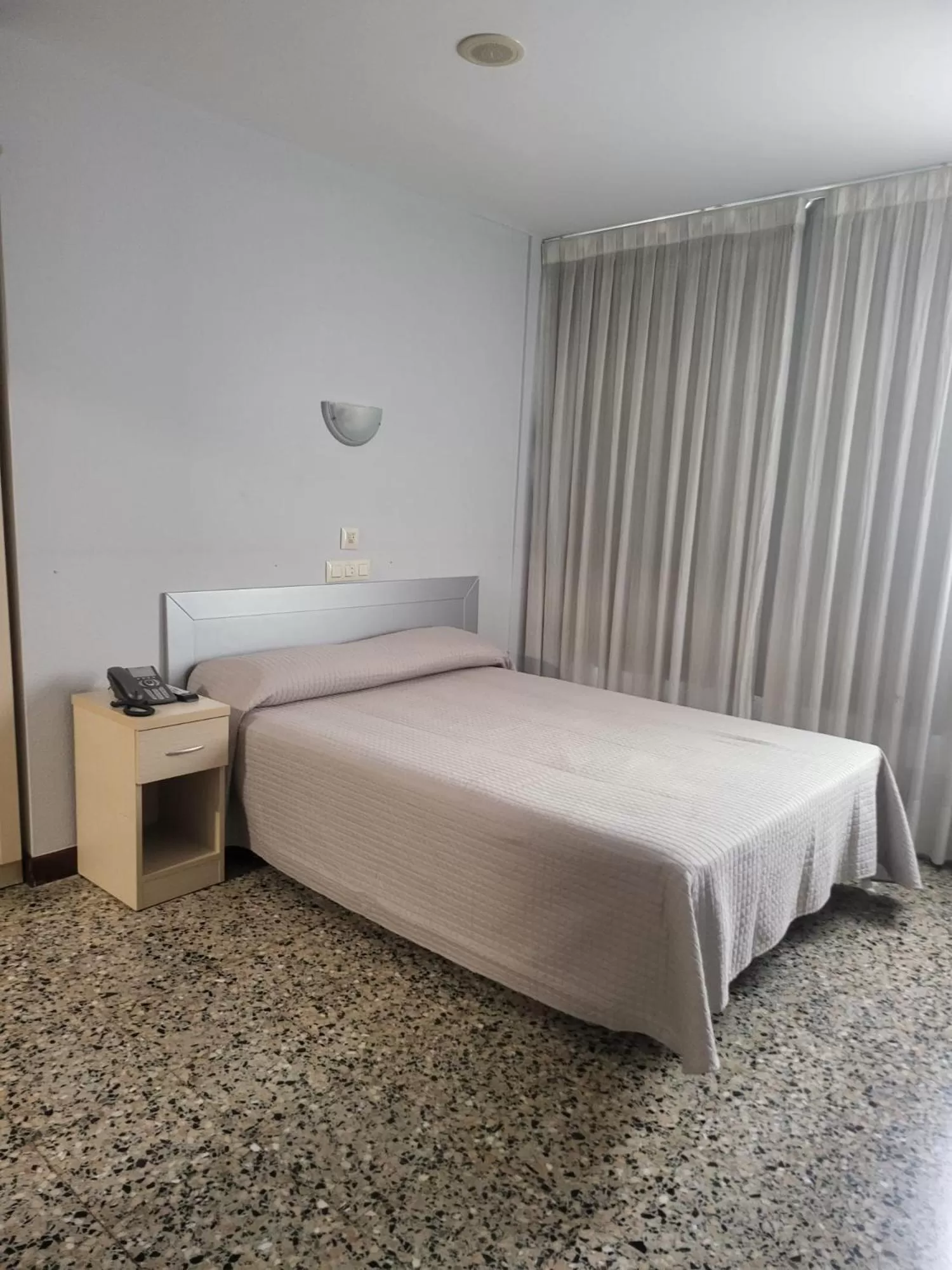 Bed in Hotel Cogullada